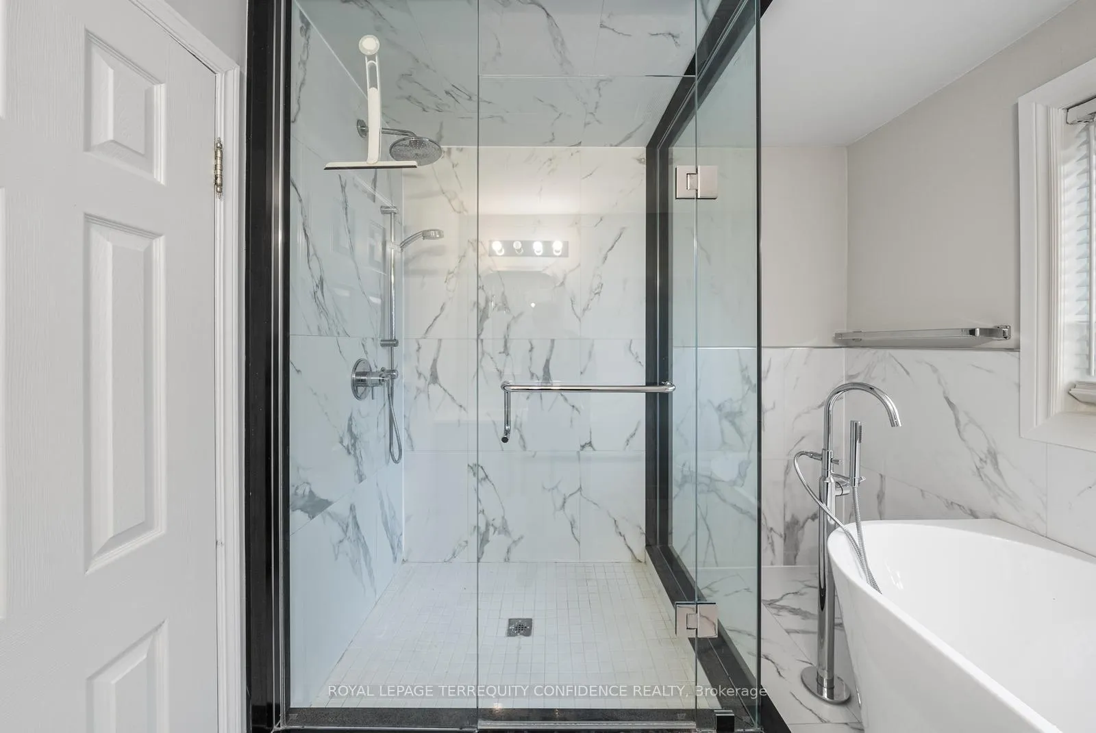 Photo 20 of 2 Ironshield Crescent, Markham, Royal Orchard — HOMEH
