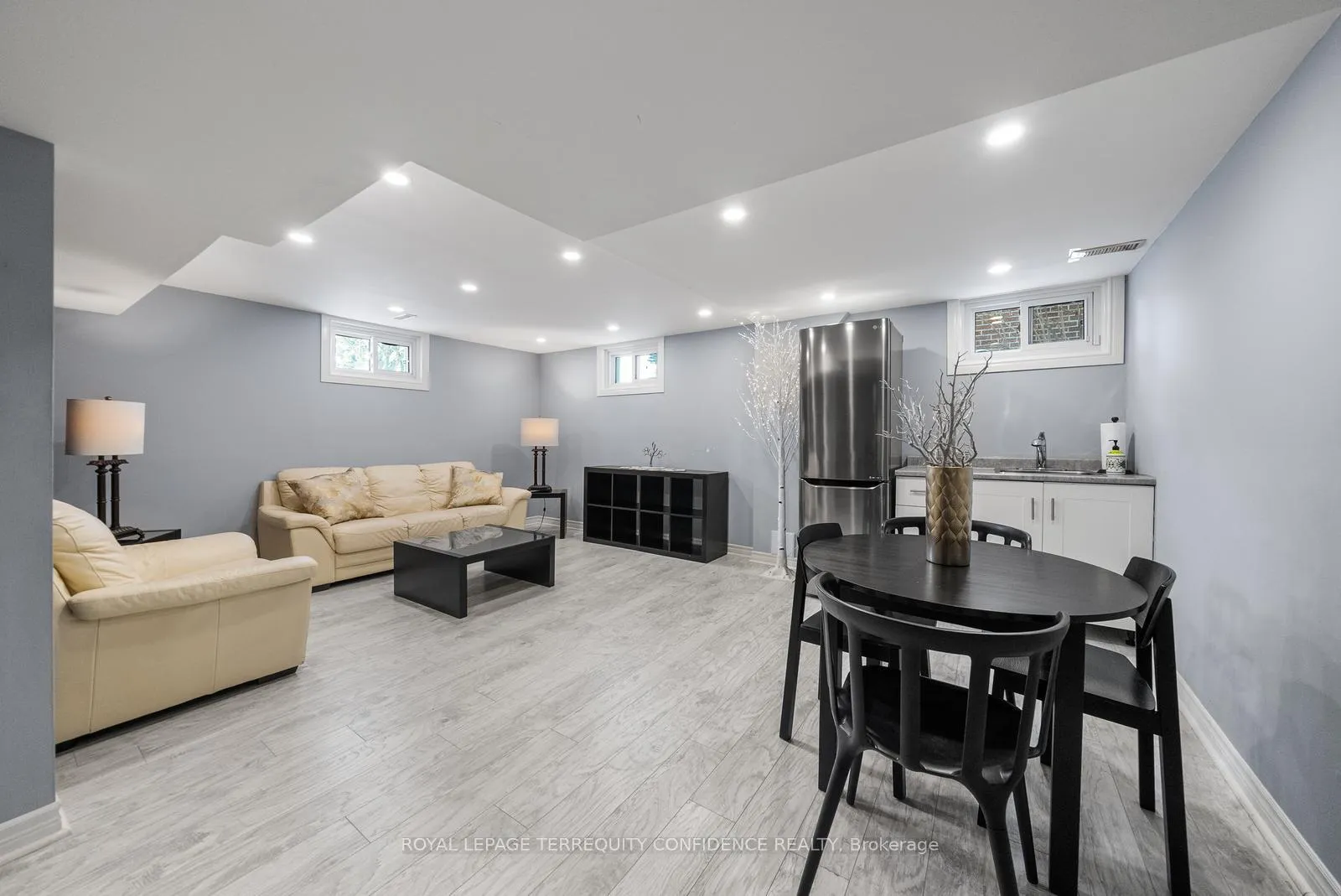 Photo 24 of 2 Ironshield Crescent, Markham, Royal Orchard — HOMEH