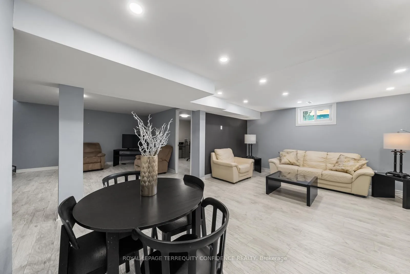Photo 26 of 2 Ironshield Crescent, Markham, Royal Orchard — HOMEH