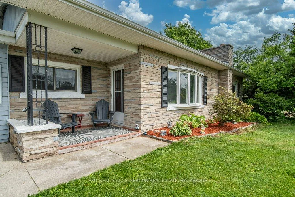 Photo 2 of 1810 Sydenham Road, Kingston, City North of 401 — HOMEH