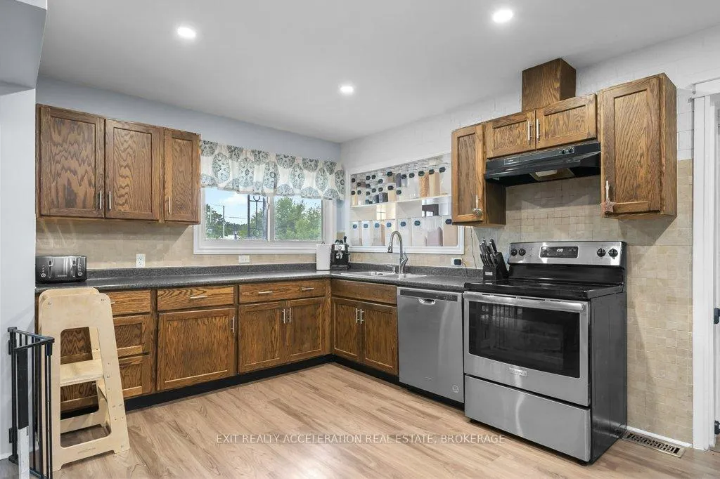 Photo 5 of 1810 Sydenham Road, Kingston, City North of 401 — HOMEH