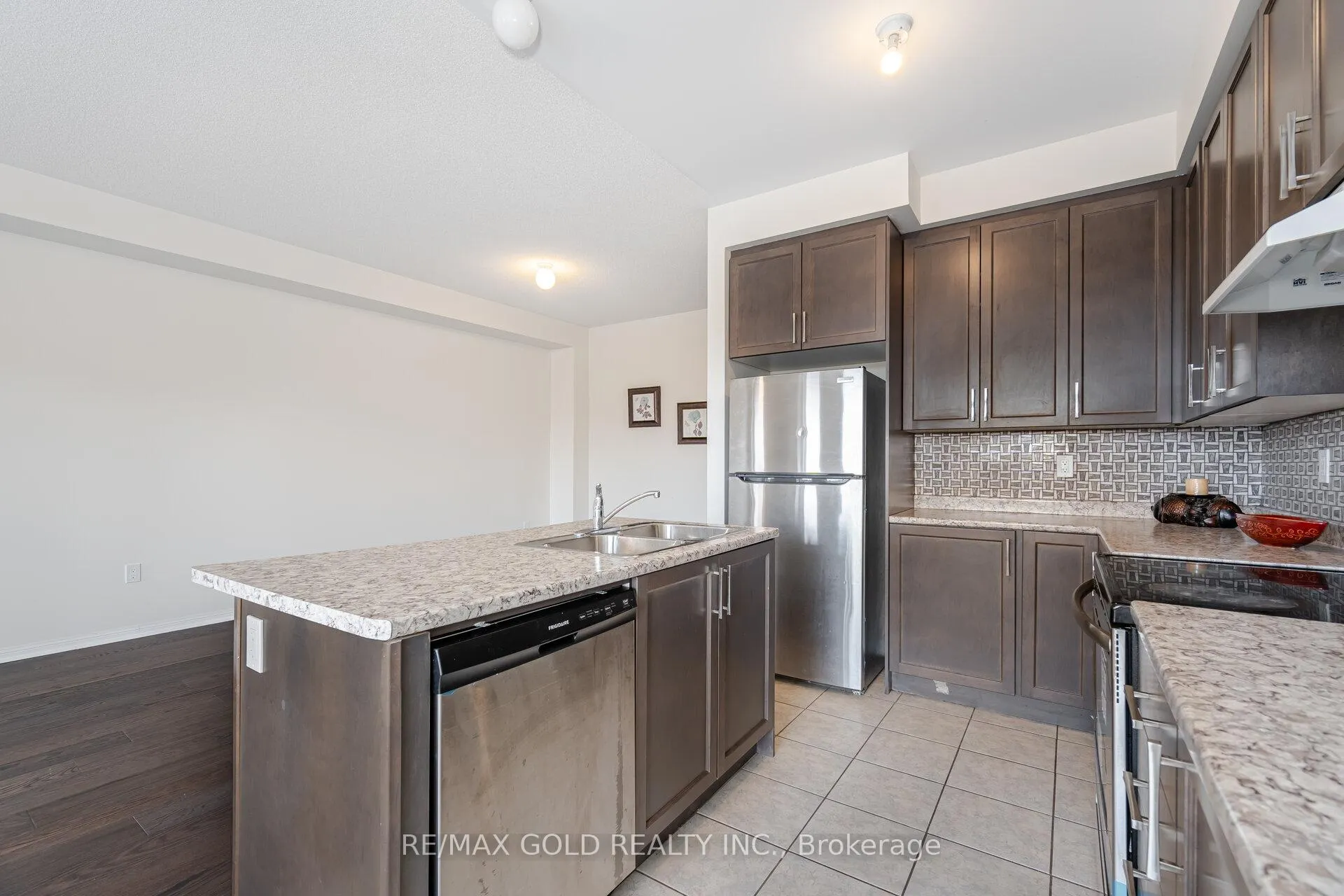 Photo 10 of 2603 Secreto Drive, Oshawa, Windfields — HOMEH
