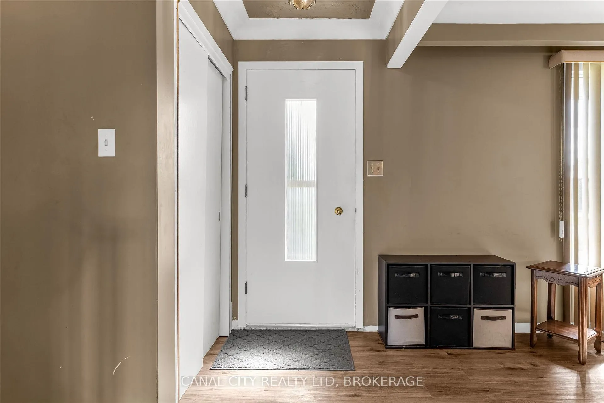 Photo 3 of 215 Ontario Street, Thorold, Allanburg/Thorold South — HOMEH