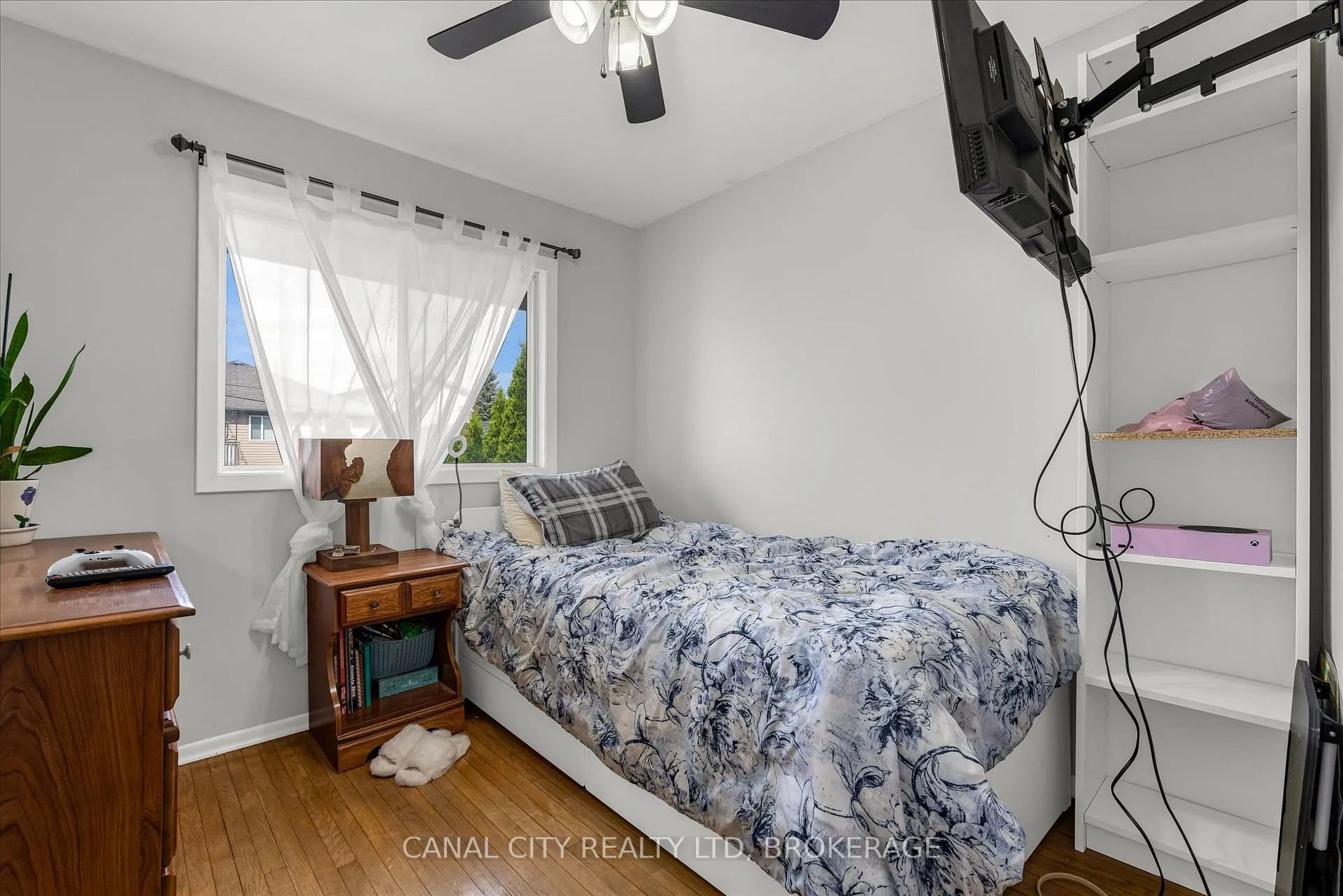 Photo 13 of 215 Ontario Street, Thorold, Allanburg/Thorold South — HOMEH