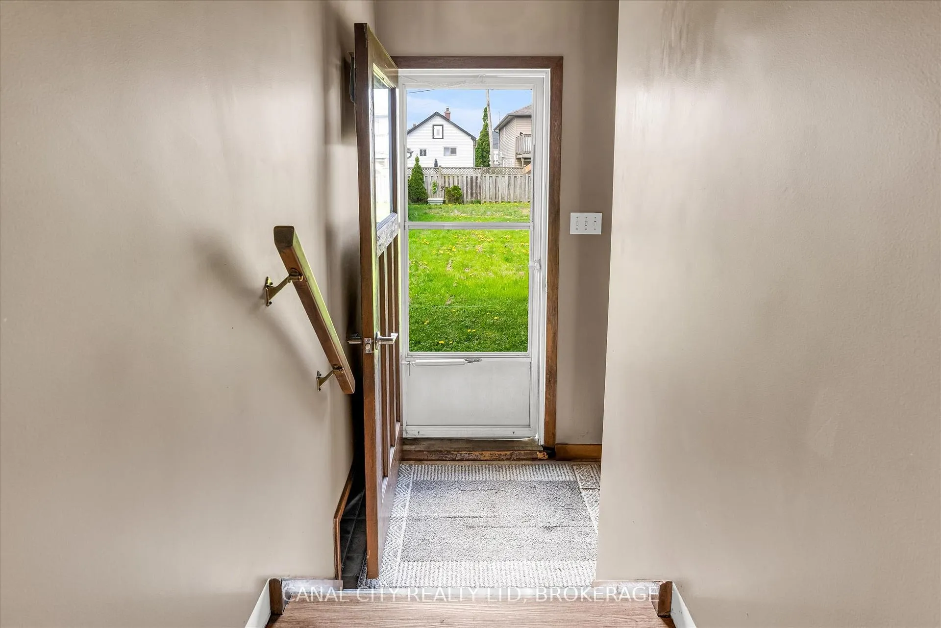 Photo 18 of 215 Ontario Street, Thorold, Allanburg/Thorold South — HOMEH