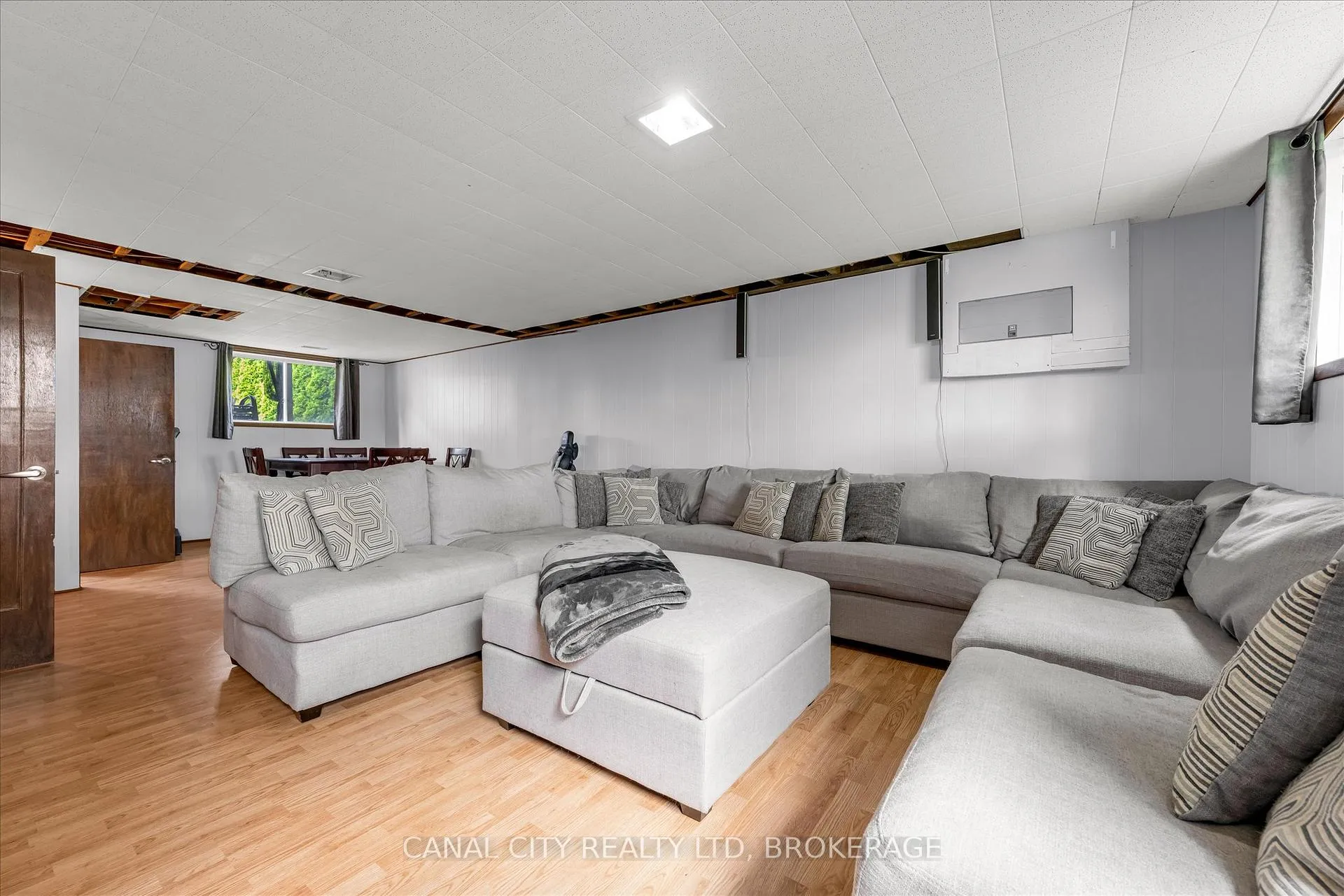 Photo 19 of 215 Ontario Street, Thorold, Allanburg/Thorold South — HOMEH
