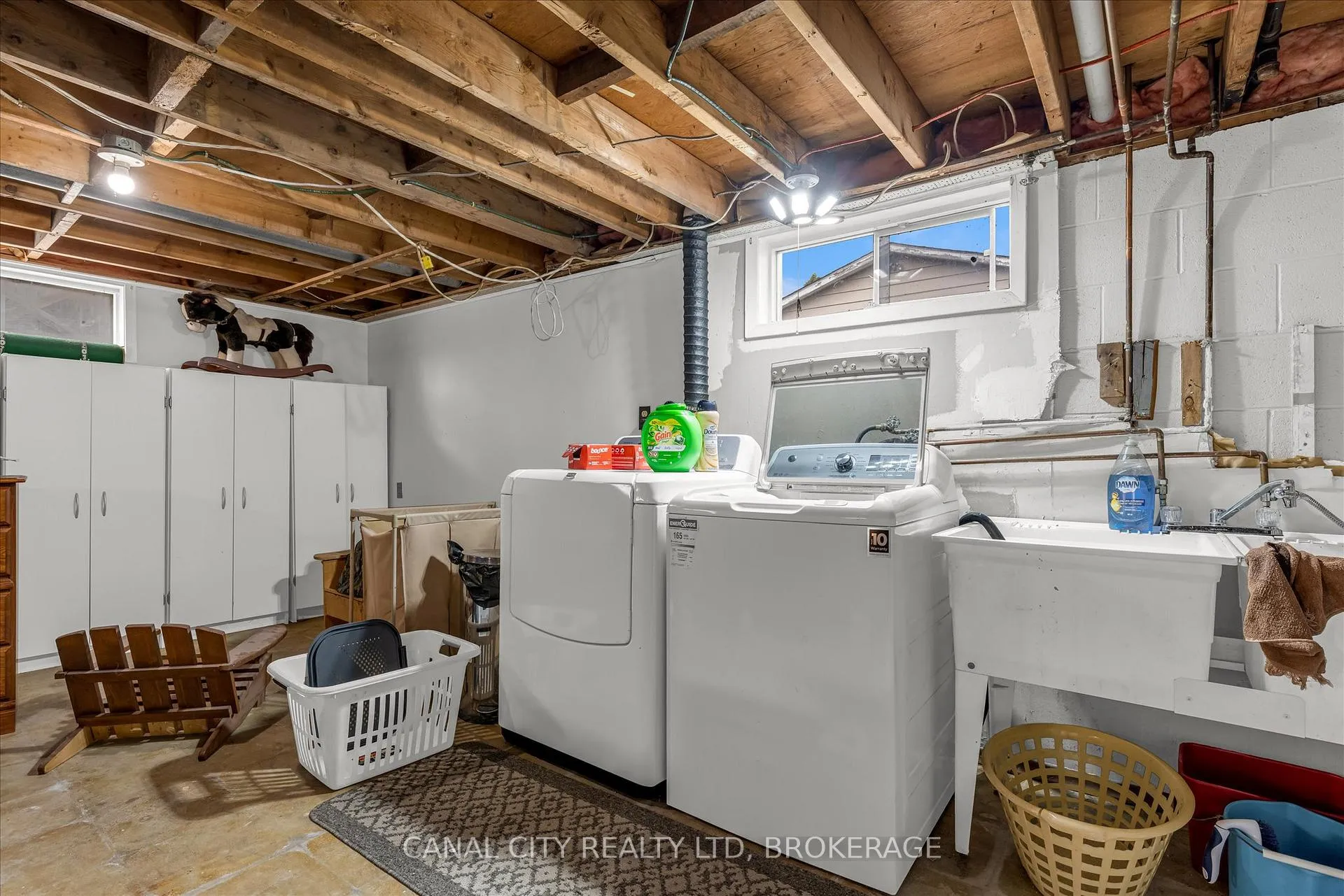 Photo 25 of 215 Ontario Street, Thorold, Allanburg/Thorold South — HOMEH
