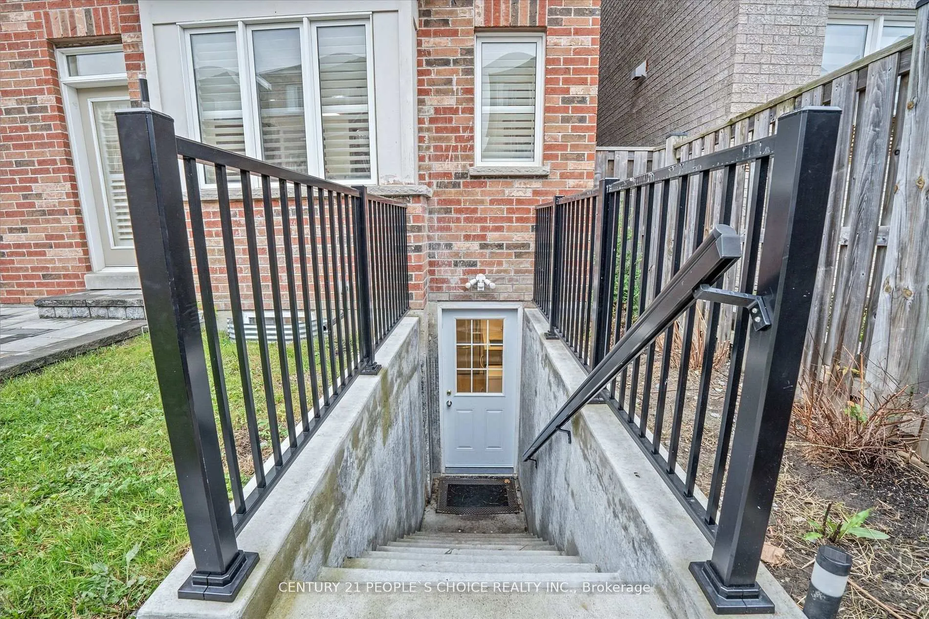 Photo 37 of 55 Mansbridge Crescent, Ajax, Northeast Ajax — HOMEH