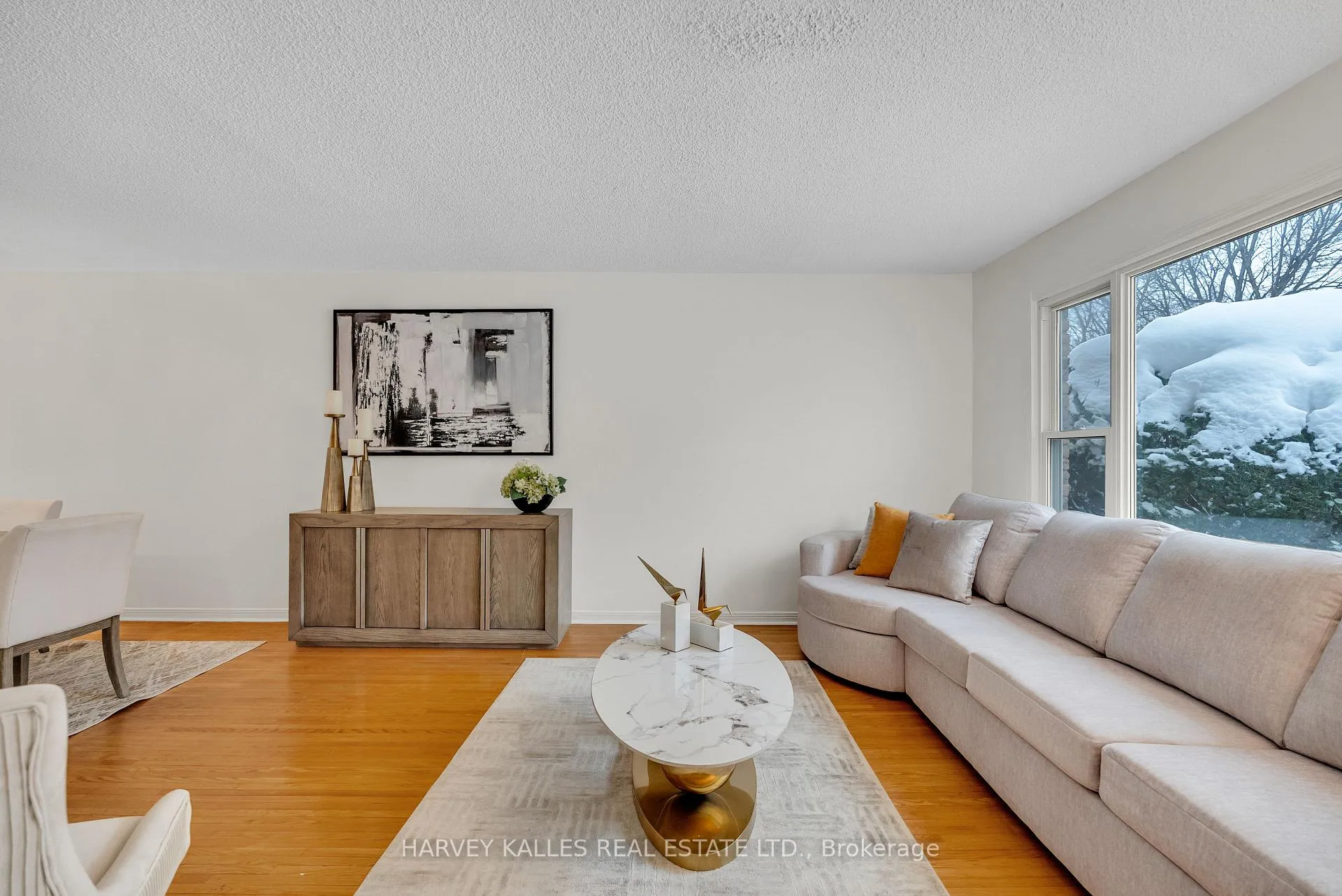 Photo 5 of 9 Bucks Green Road, Markham, German Mills — HOMEH