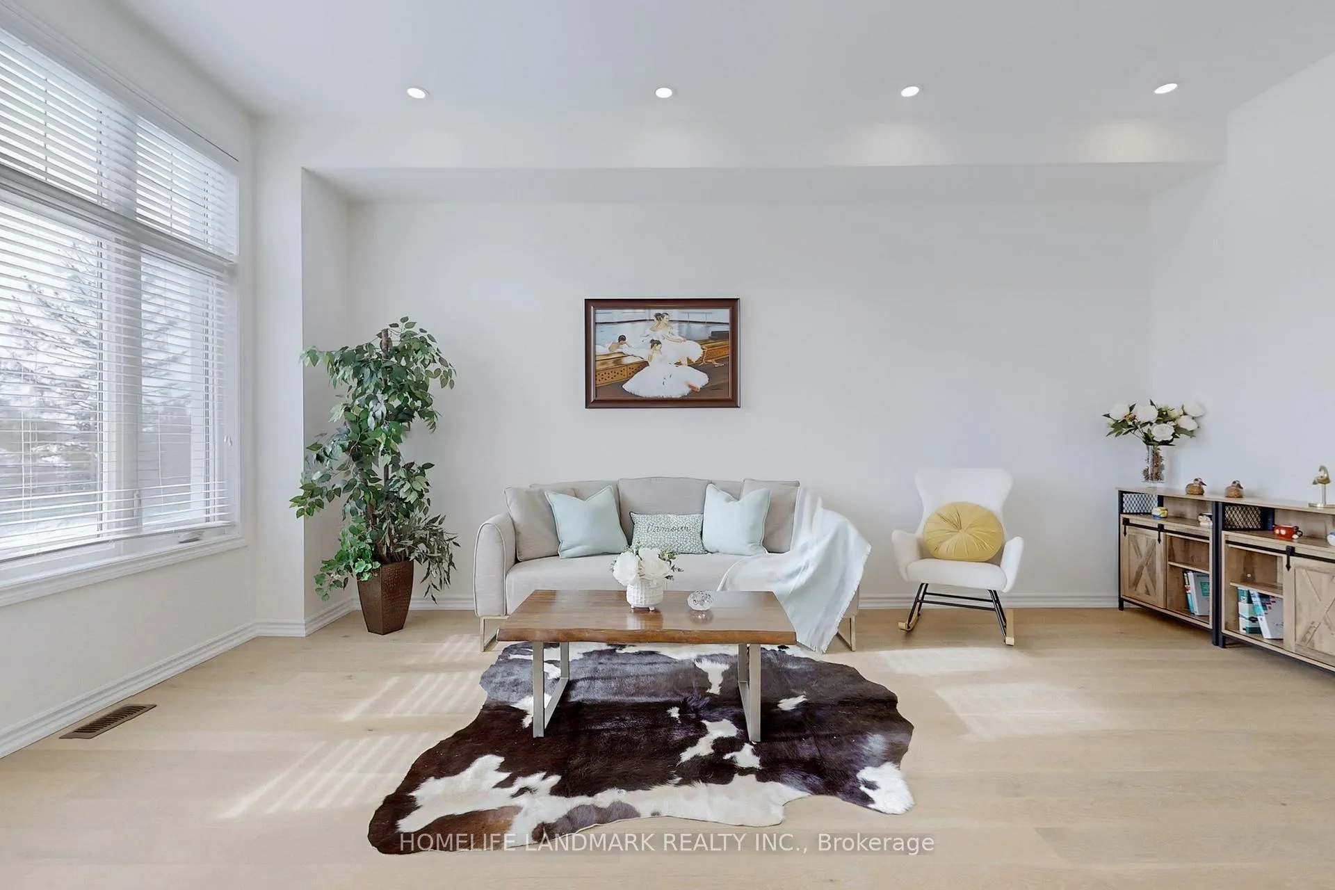 Photo 4 of 23 Hyderabad Lane, Markham, Greensborough — HOMEH