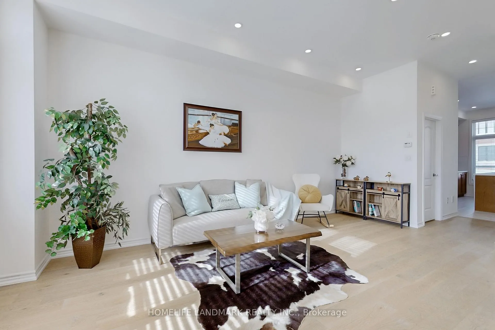 Photo 5 of 23 Hyderabad Lane, Markham, Greensborough — HOMEH