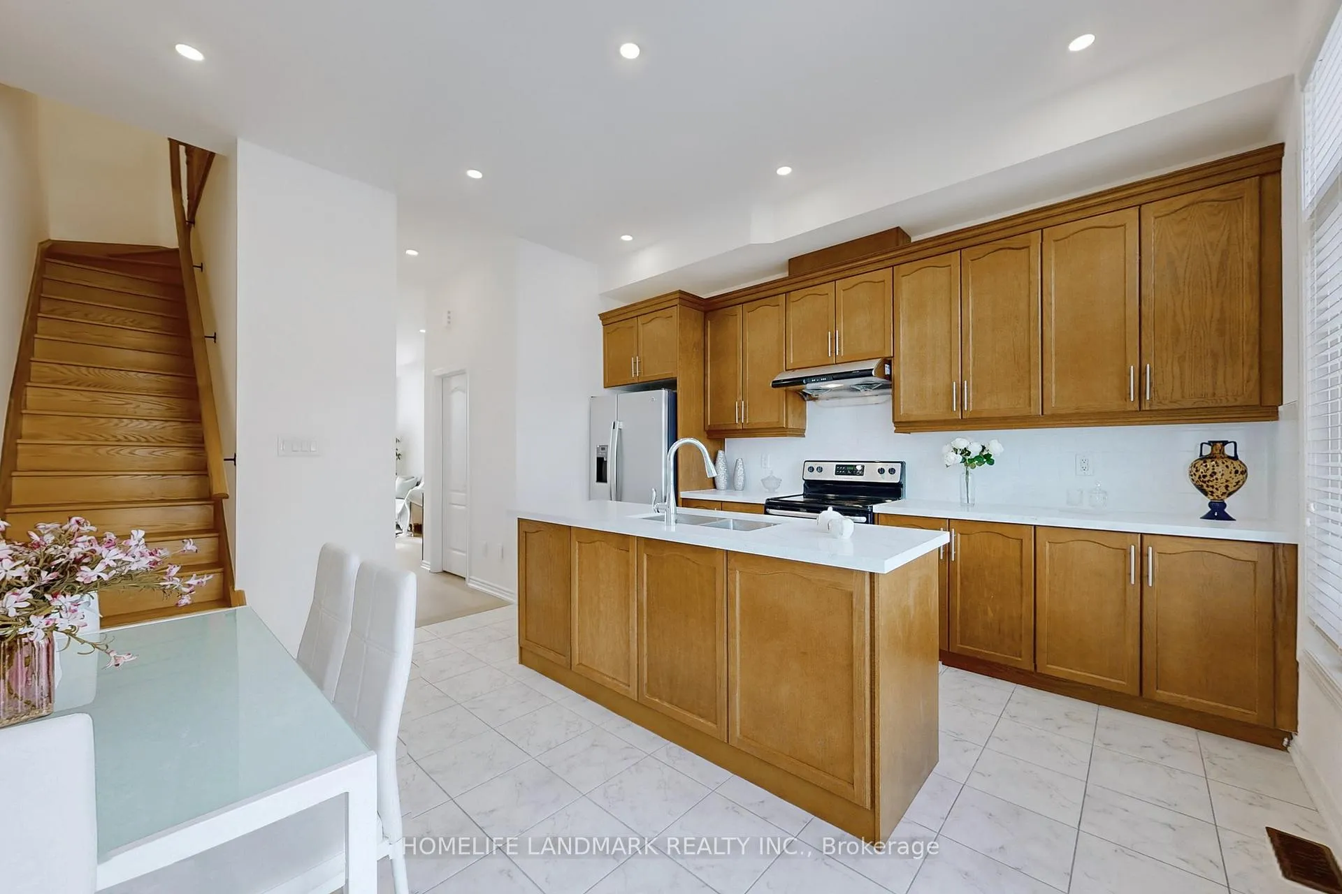 Photo 9 of 23 Hyderabad Lane, Markham, Greensborough — HOMEH