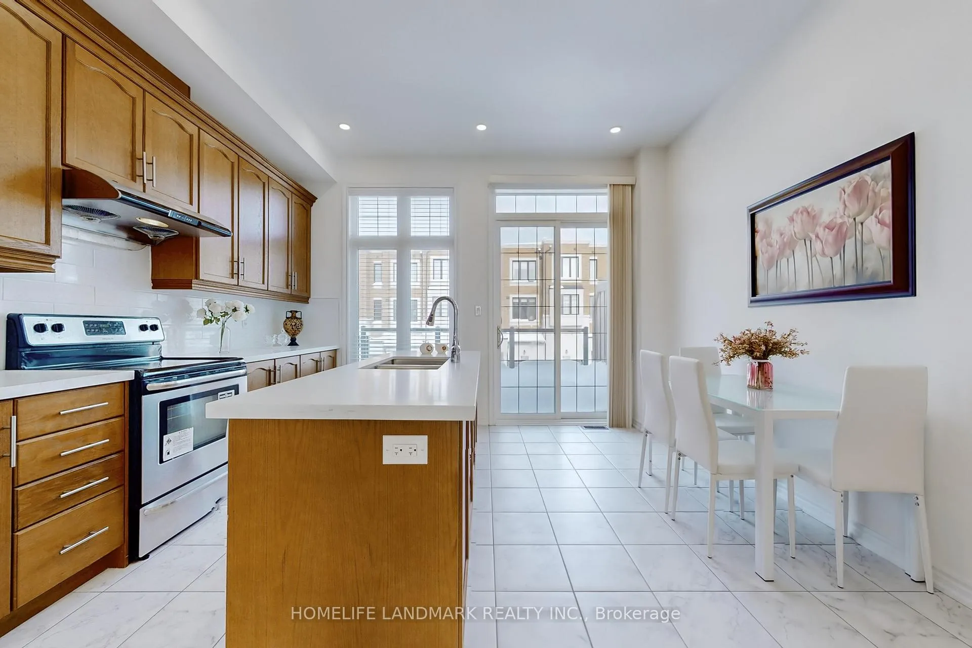 Photo 10 of 23 Hyderabad Lane, Markham, Greensborough — HOMEH