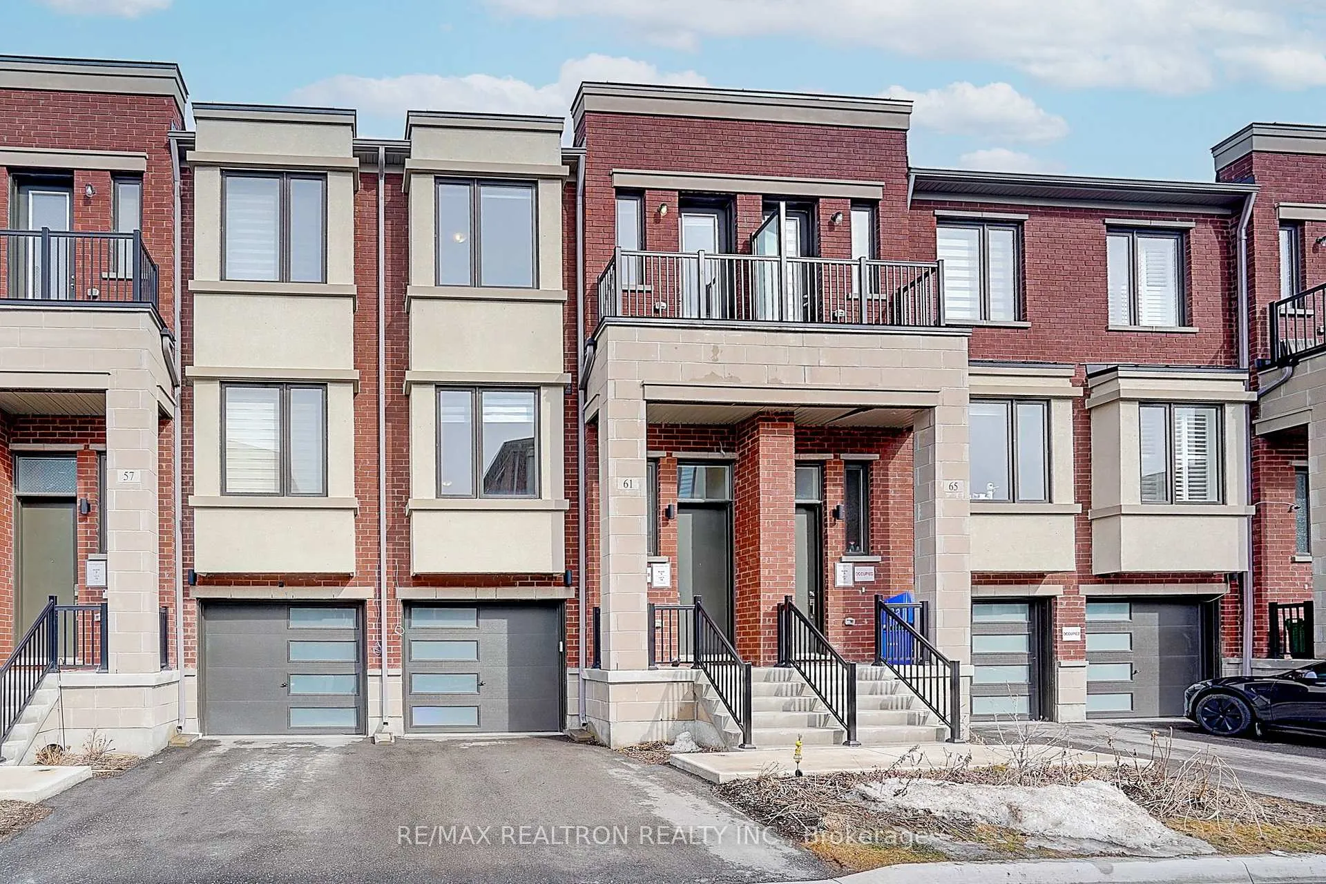 Photo 2 of 61 Rattenbury Road, Vaughan, Patterson — HOMEH