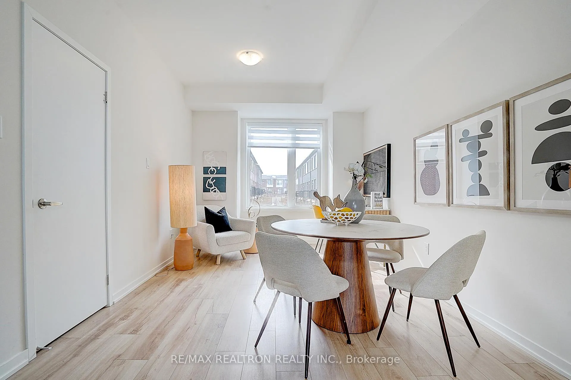 Photo 7 of 61 Rattenbury Road, Vaughan, Patterson — HOMEH