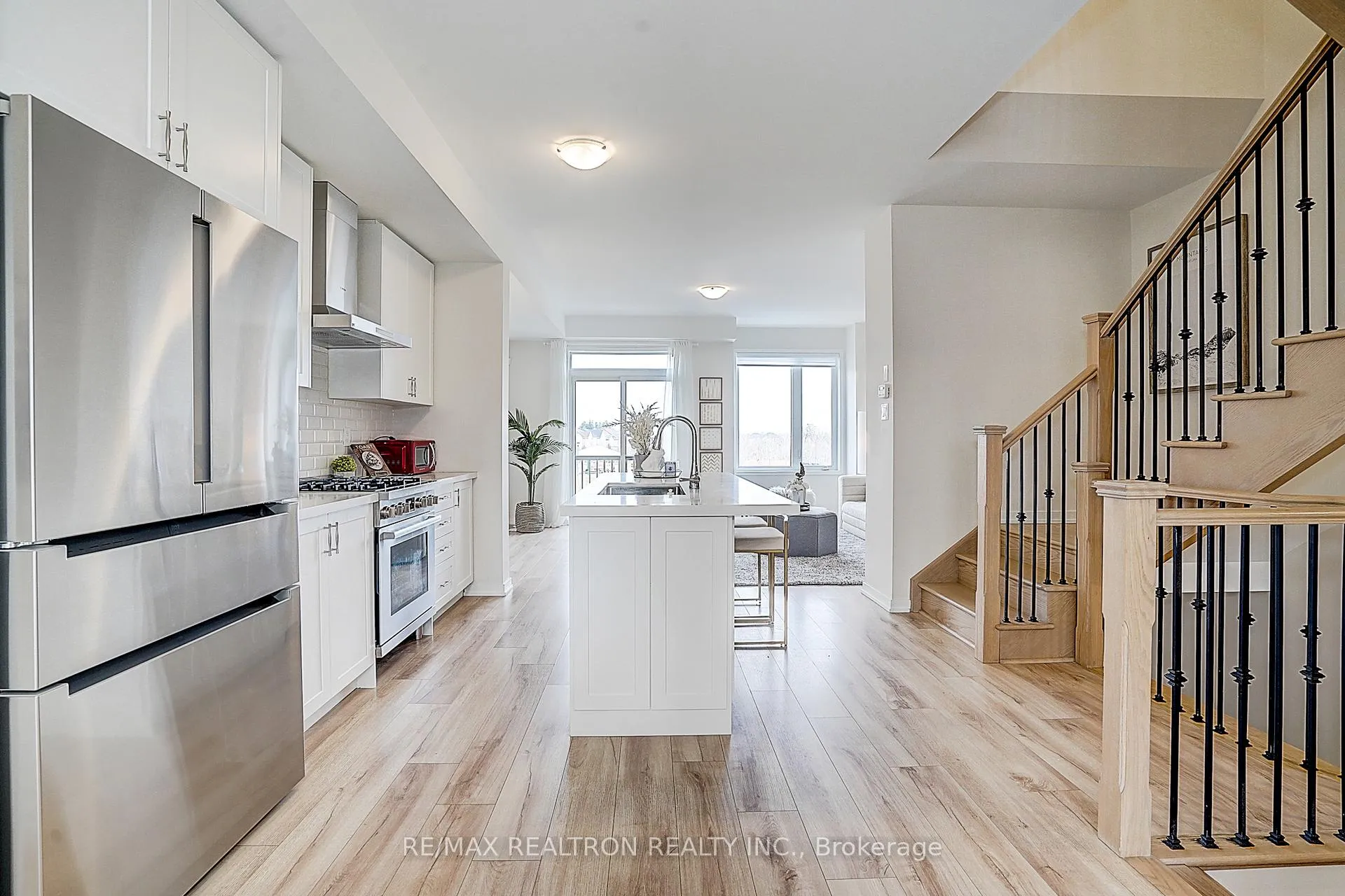 Photo 11 of 61 Rattenbury Road, Vaughan, Patterson — HOMEH