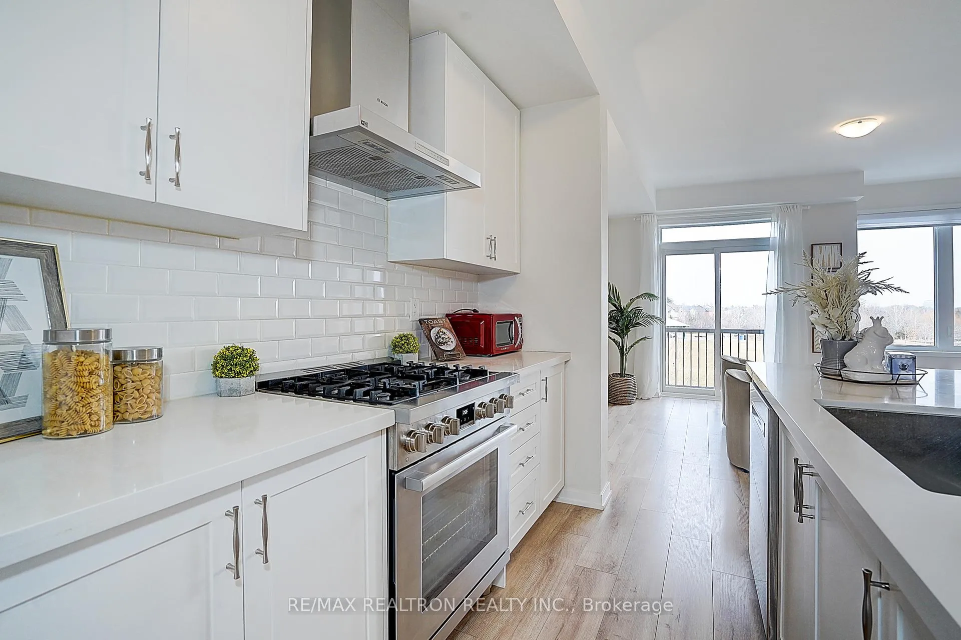 Photo 13 of 61 Rattenbury Road, Vaughan, Patterson — HOMEH