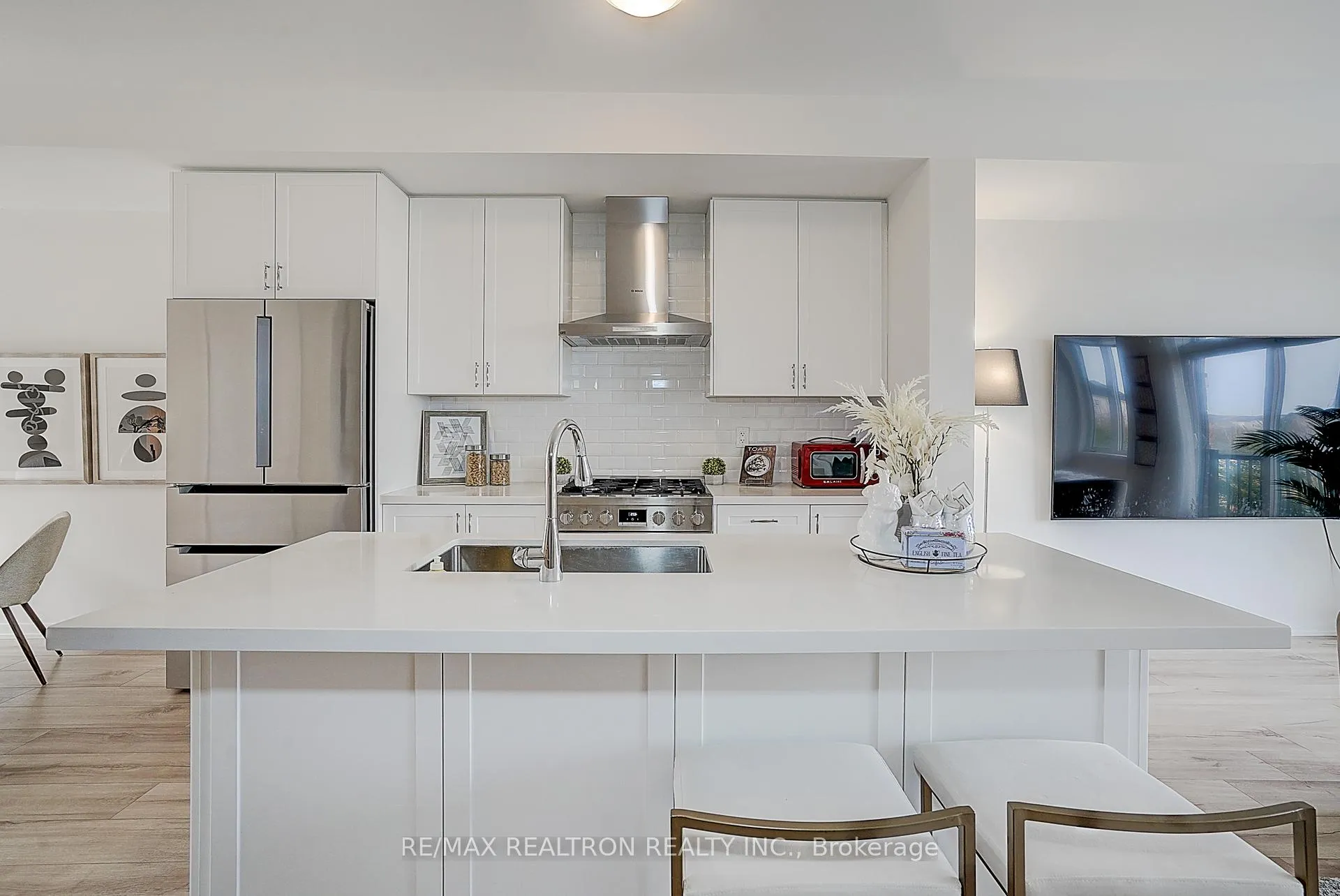 Photo 15 of 61 Rattenbury Road, Vaughan, Patterson — HOMEH