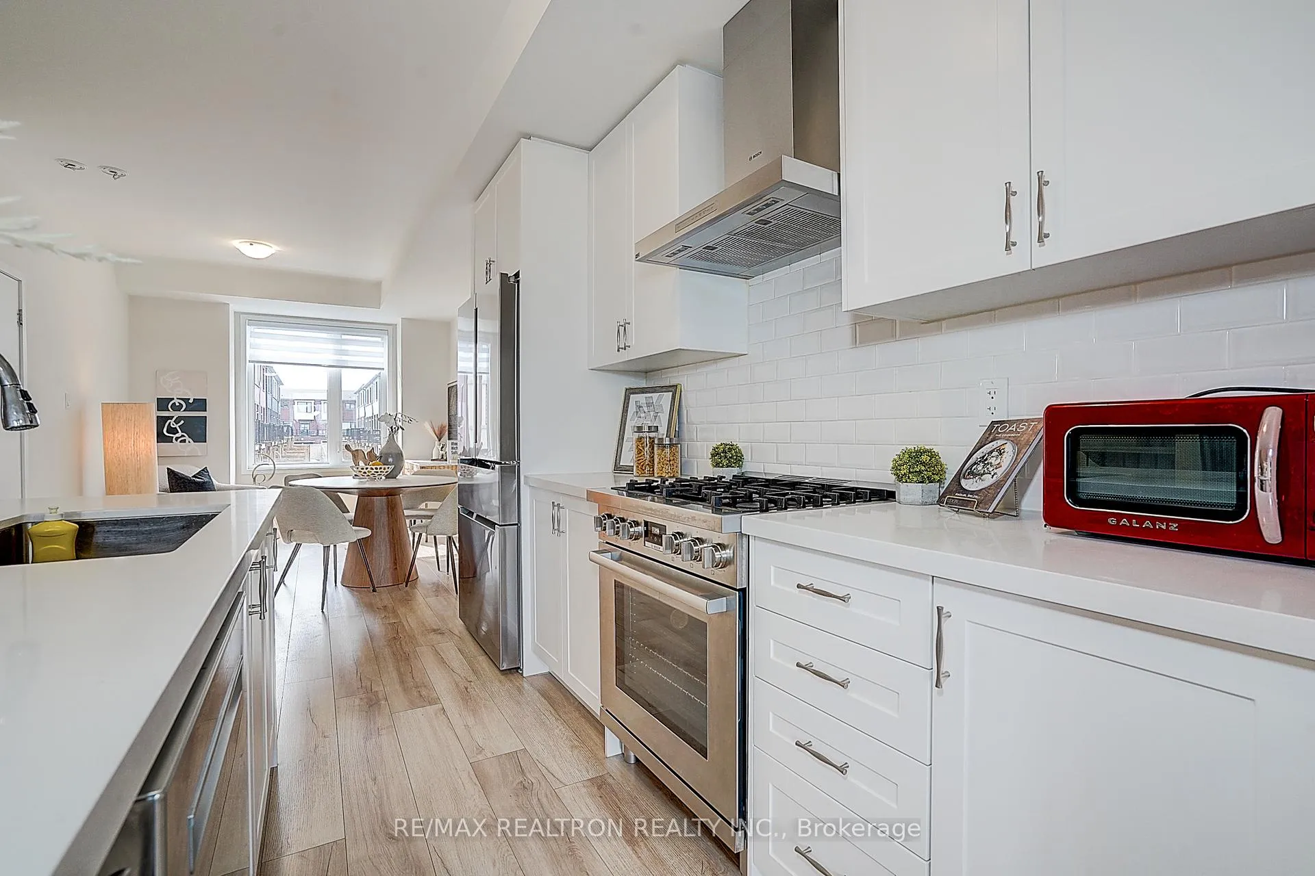 Photo 17 of 61 Rattenbury Road, Vaughan, Patterson — HOMEH