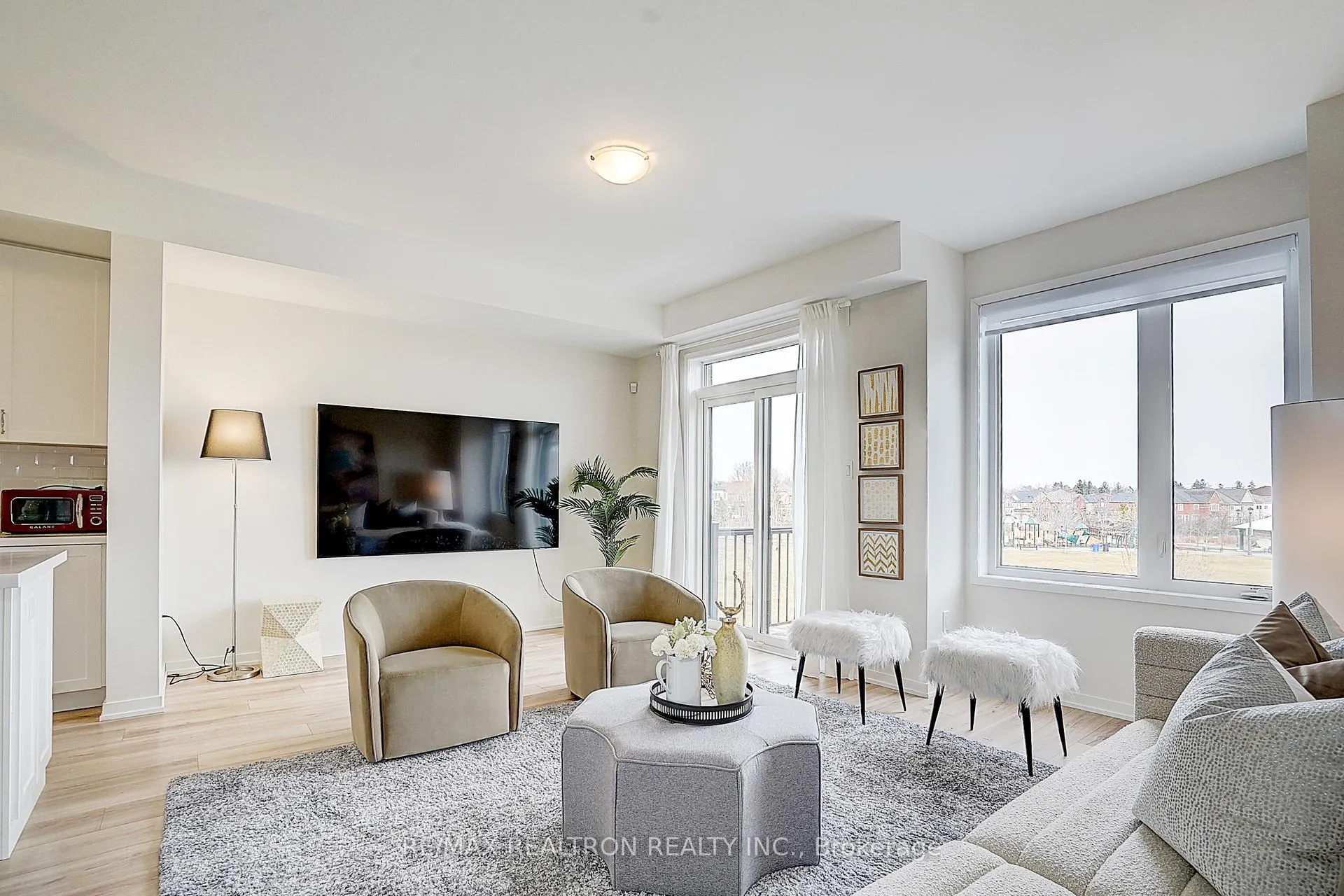 Photo 23 of 61 Rattenbury Road, Vaughan, Patterson — HOMEH