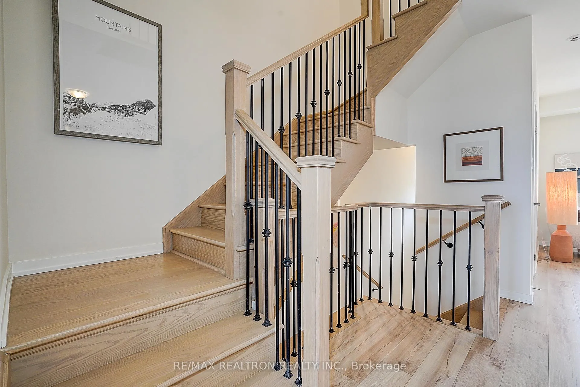 Photo 27 of 61 Rattenbury Road, Vaughan, Patterson — HOMEH