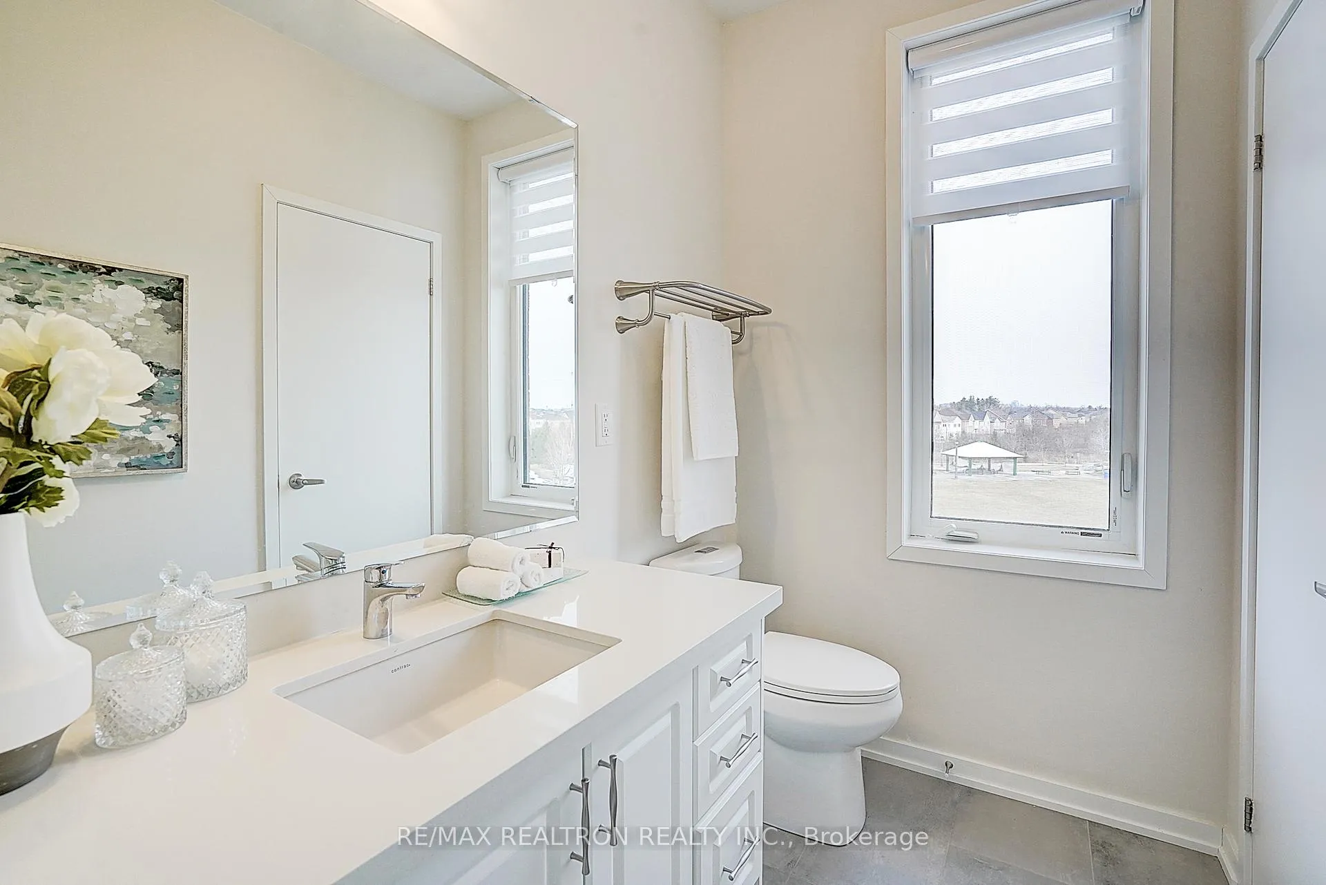 Photo 32 of 61 Rattenbury Road, Vaughan, Patterson — HOMEH