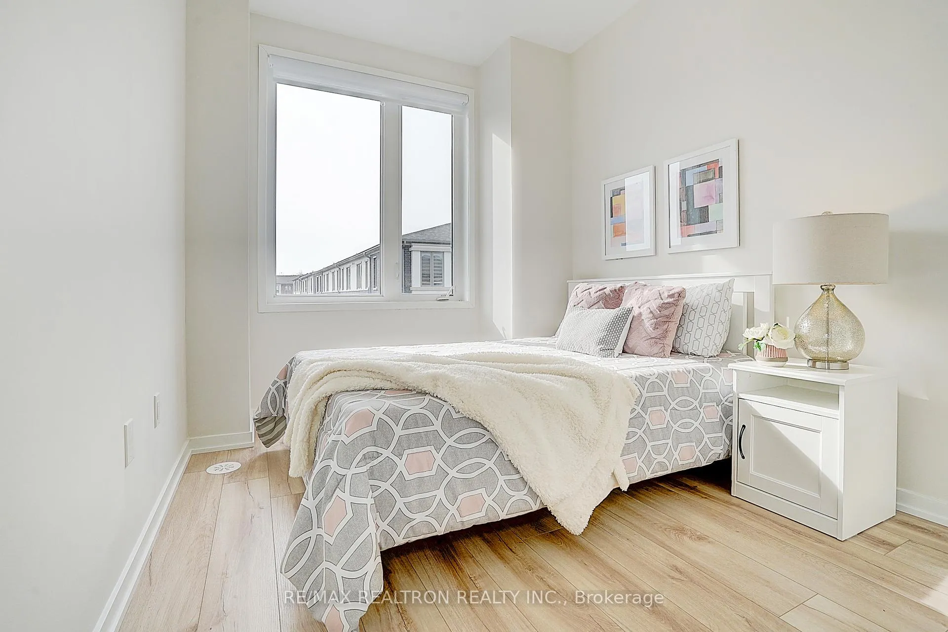 Photo 36 of 61 Rattenbury Road, Vaughan, Patterson — HOMEH