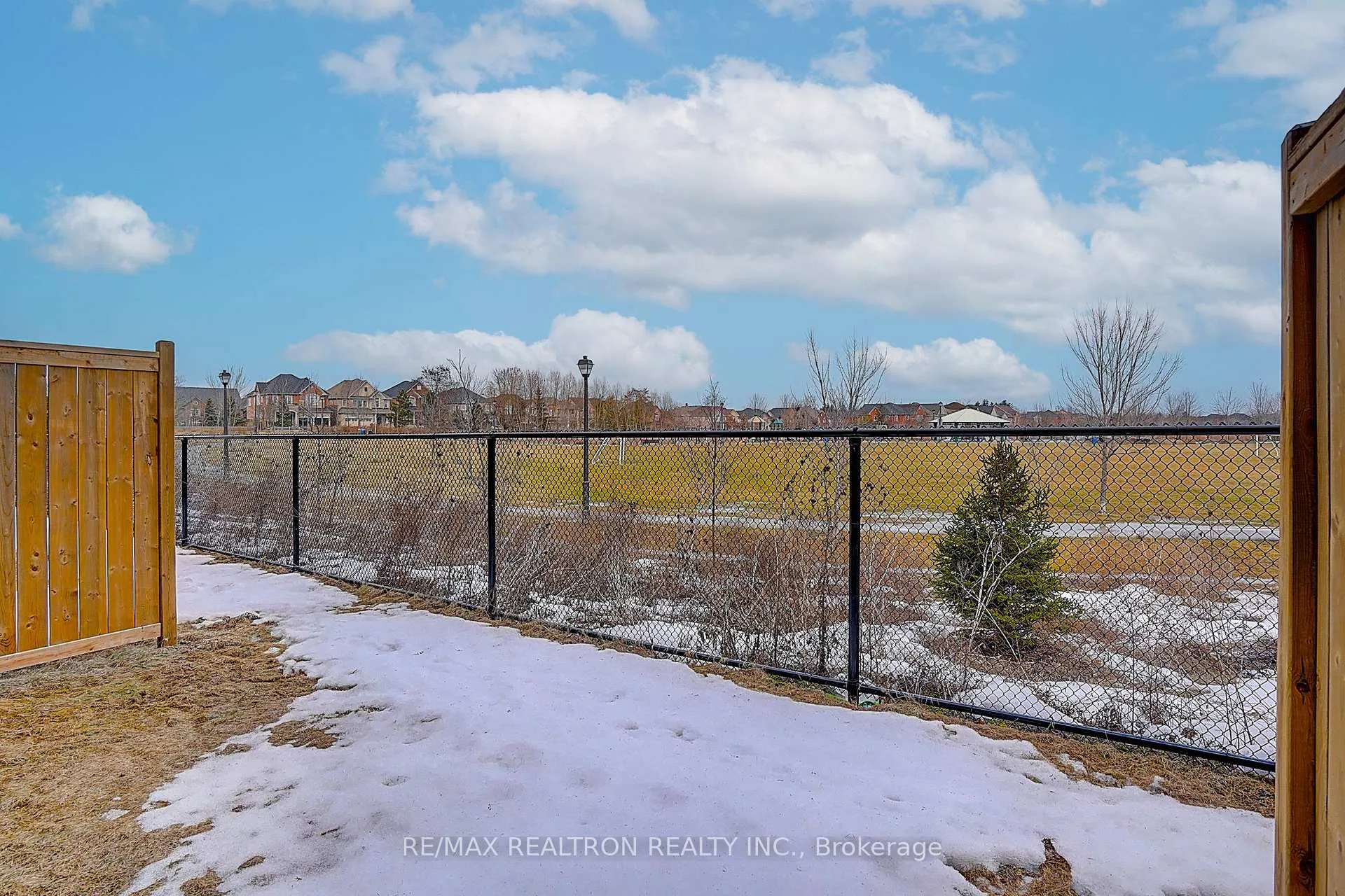 Photo 45 of 61 Rattenbury Road, Vaughan, Patterson — HOMEH