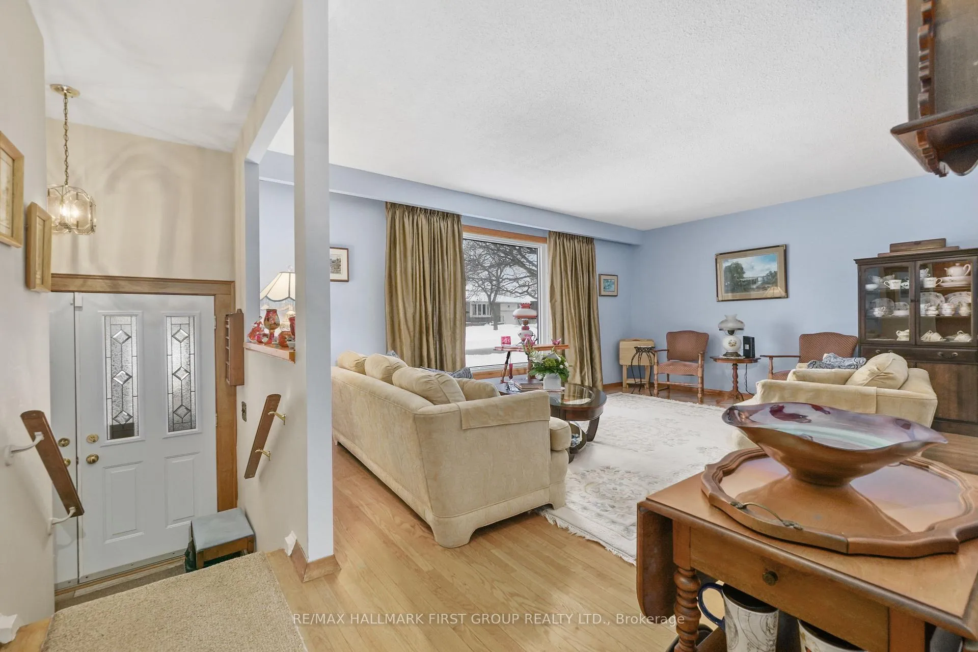 Photo 4 of 872 Curtis Crescent, Cobourg — HOMEH