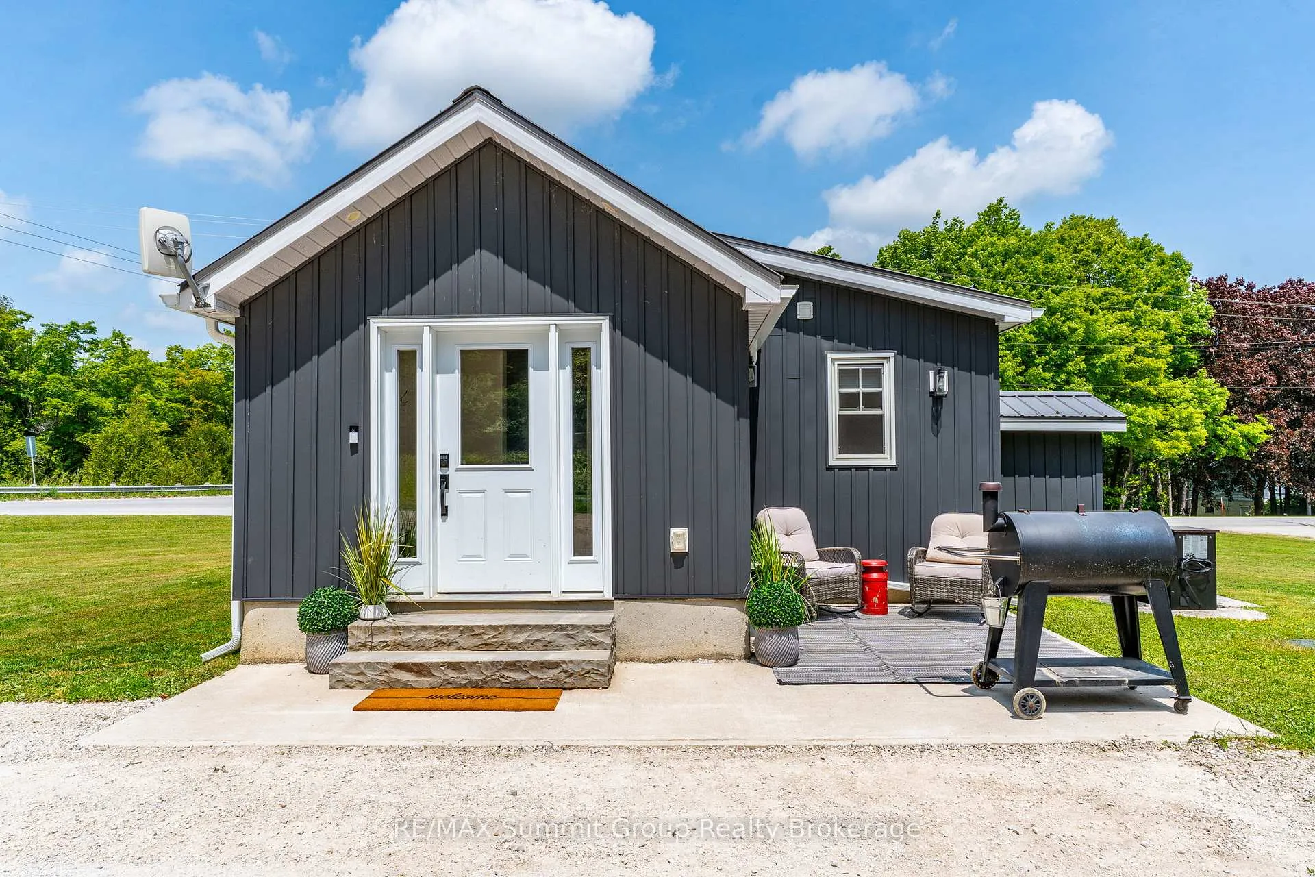 Front of 494255 Grey Road 2