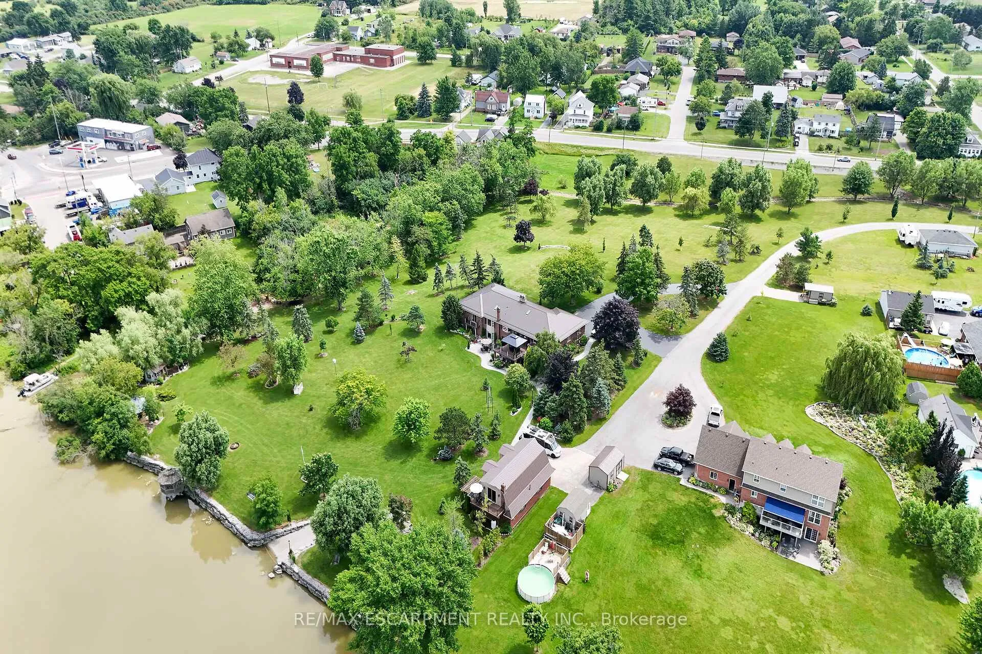 Photo 48 of 32 Haldimand Trail, Haldimand, Dunnville — HOMEH