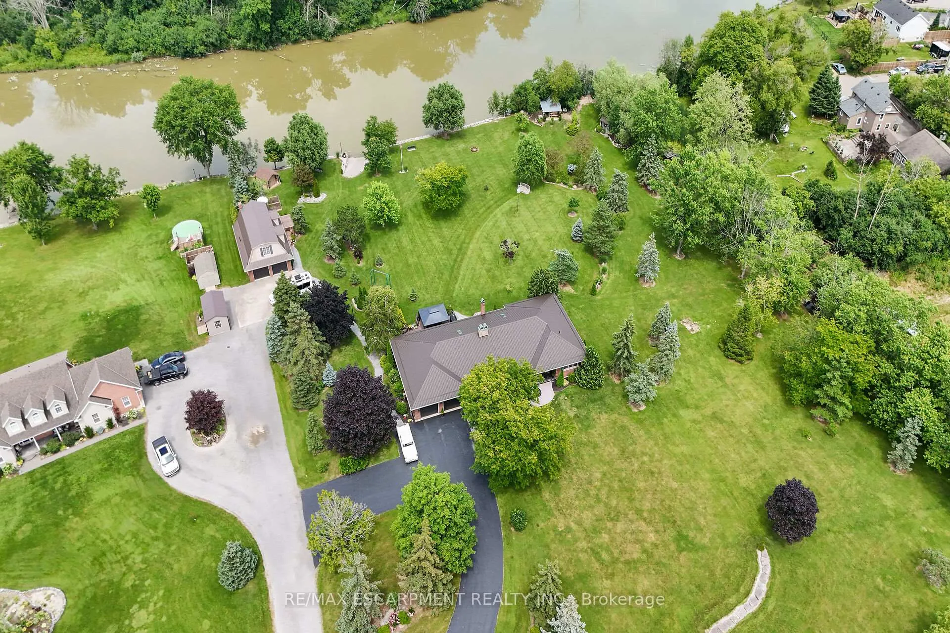 Photo 50 of 32 Haldimand Trail, Haldimand, Dunnville — HOMEH