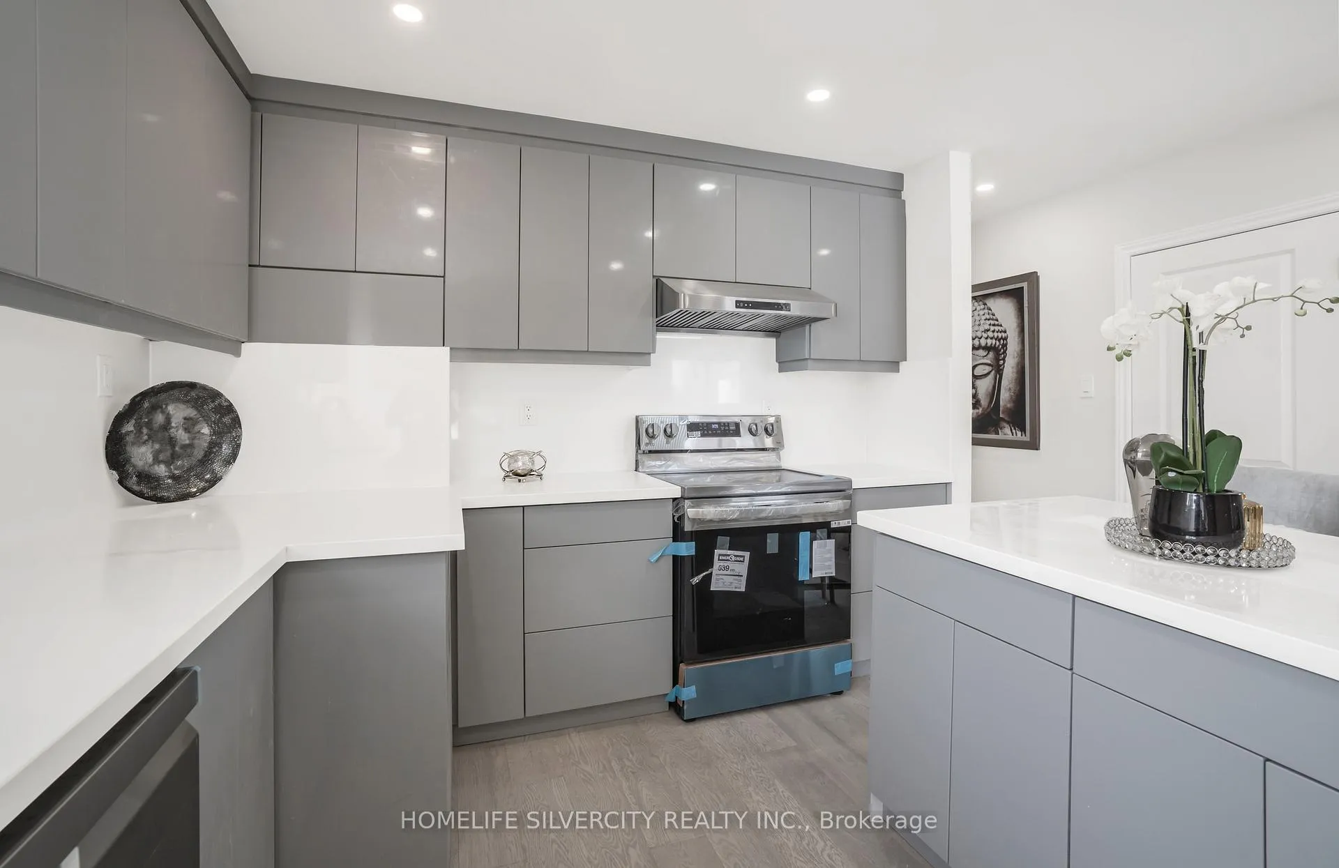 Photo 9 of 168 Folkstone Crescent, Brampton, Southgate — HOMEH