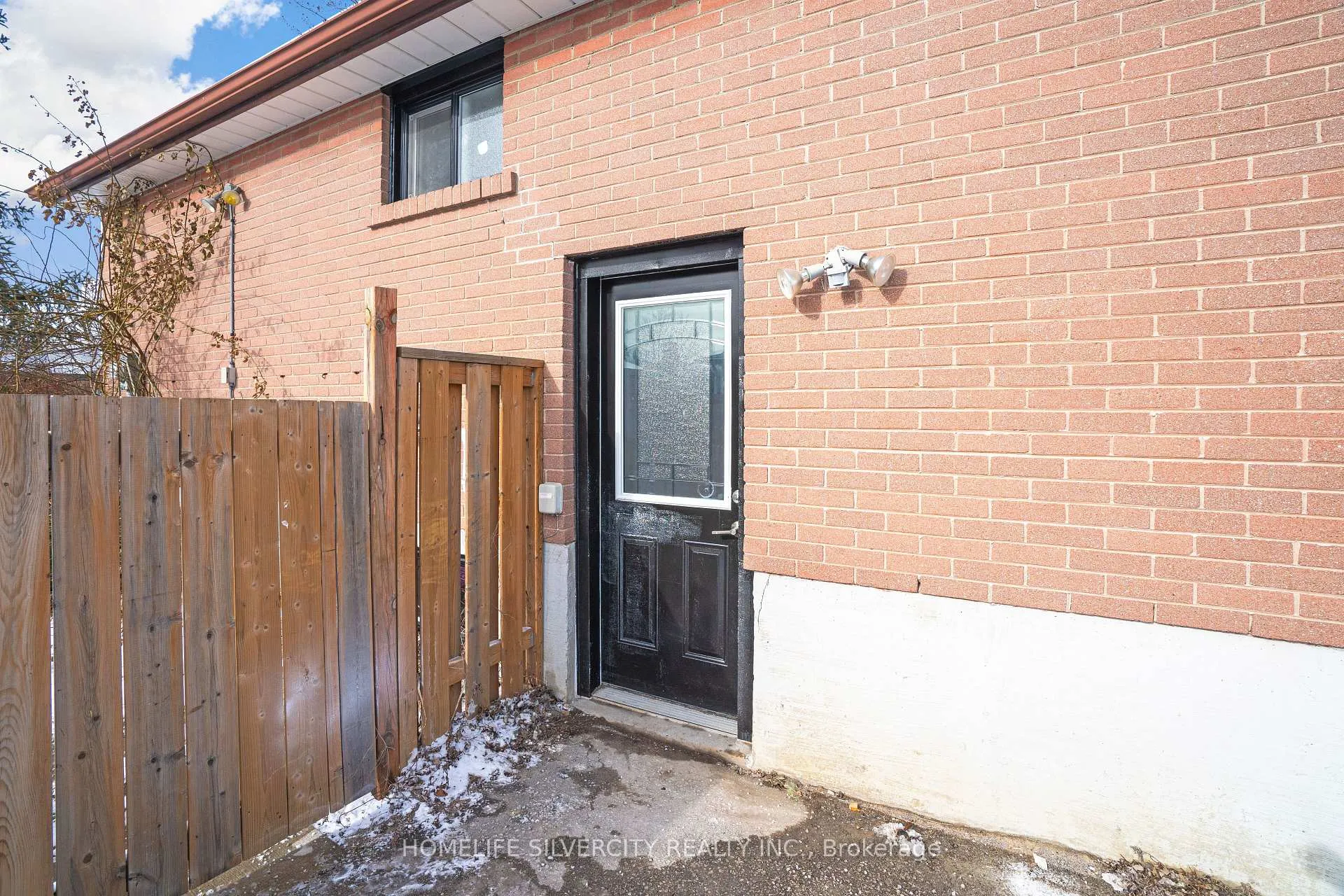 Photo 21 of 168 Folkstone Crescent, Brampton, Southgate — HOMEH