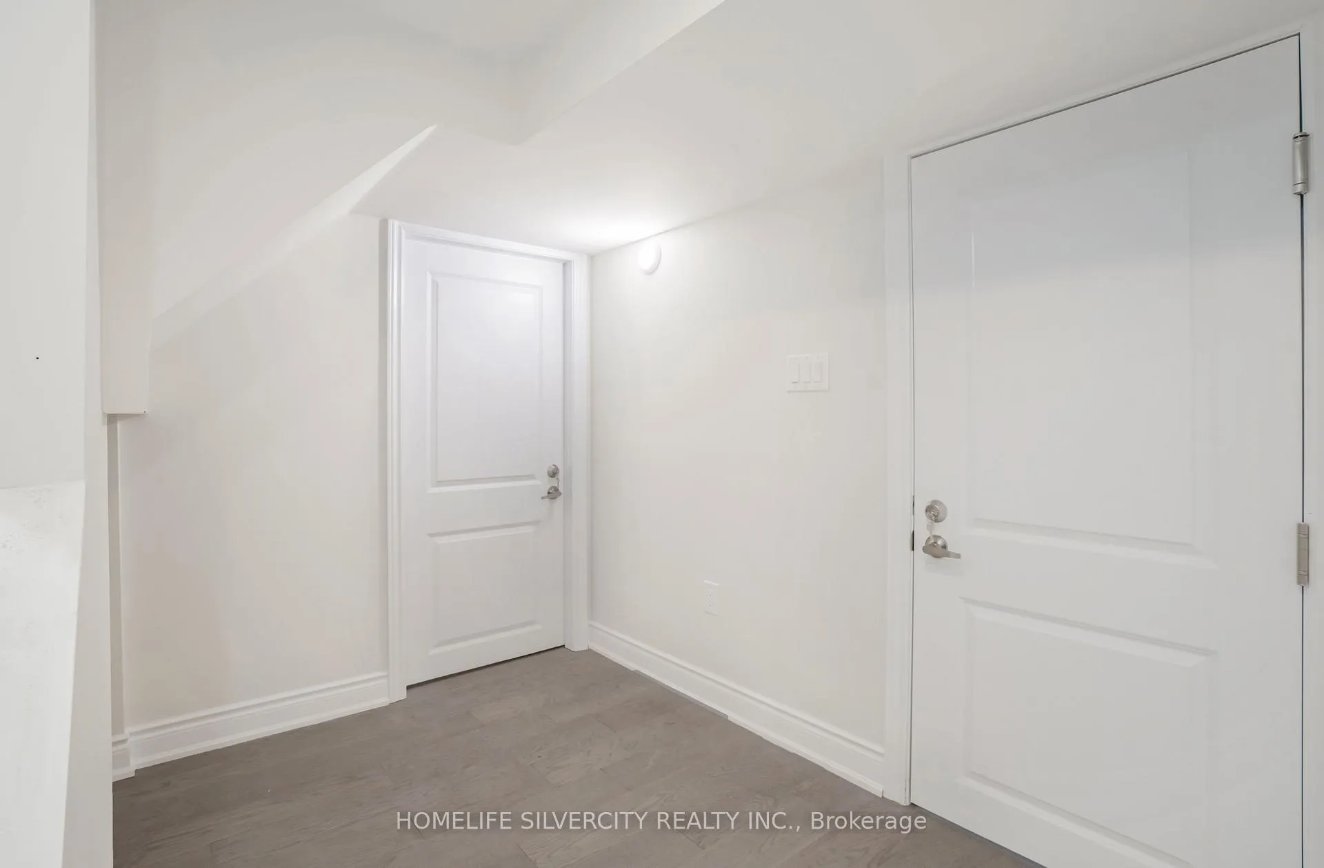 Photo 23 of 168 Folkstone Crescent, Brampton, Southgate — HOMEH