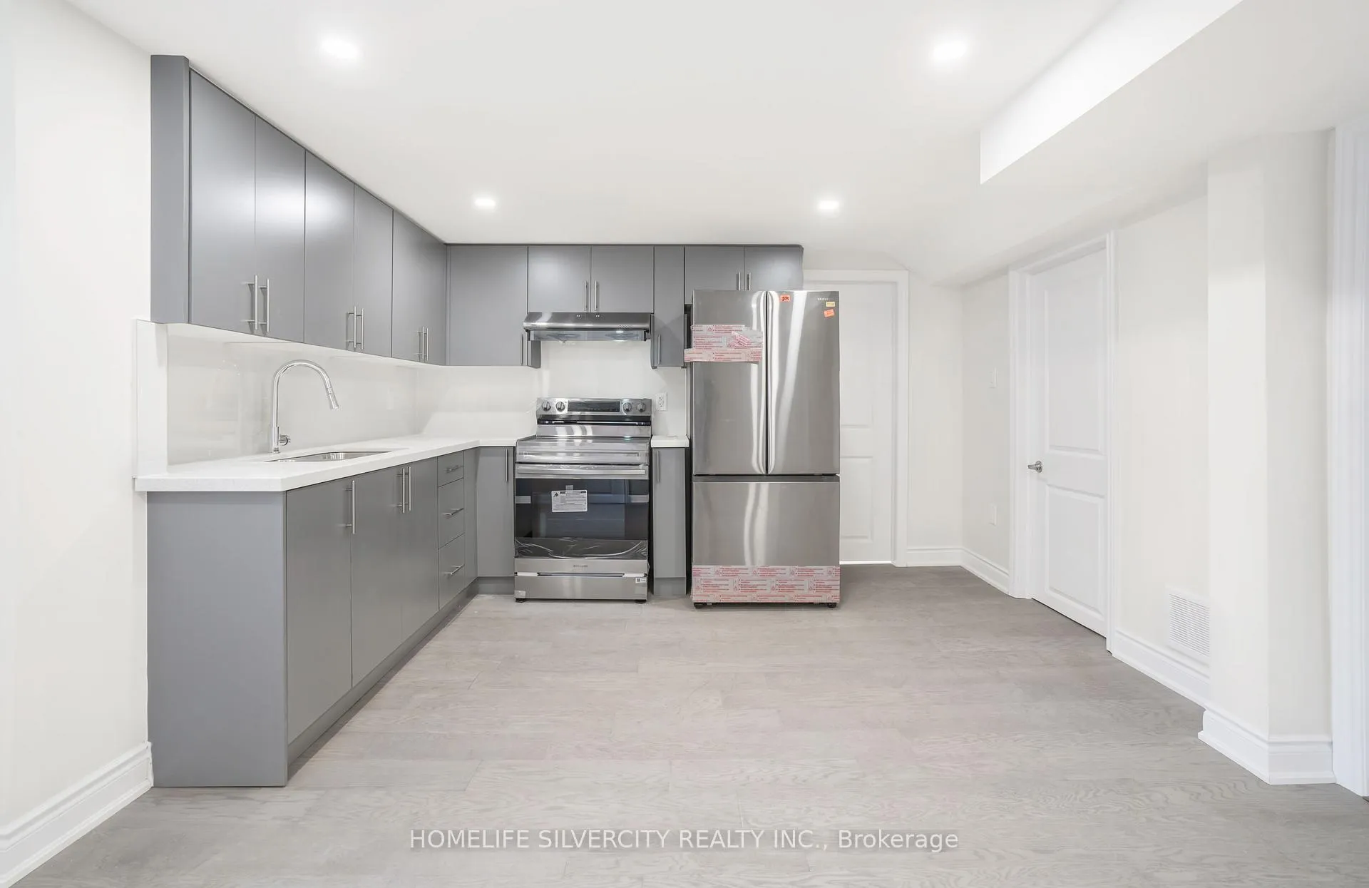 Photo 24 of 168 Folkstone Crescent, Brampton, Southgate — HOMEH