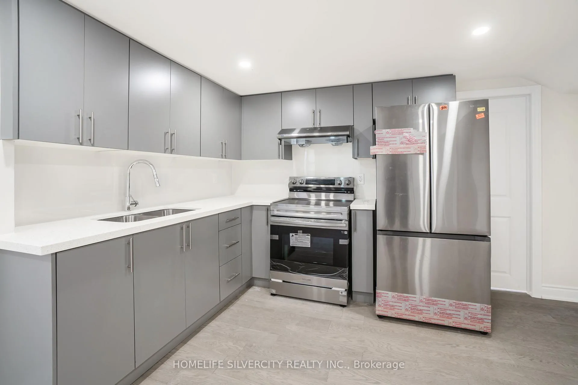 Photo 25 of 168 Folkstone Crescent, Brampton, Southgate — HOMEH