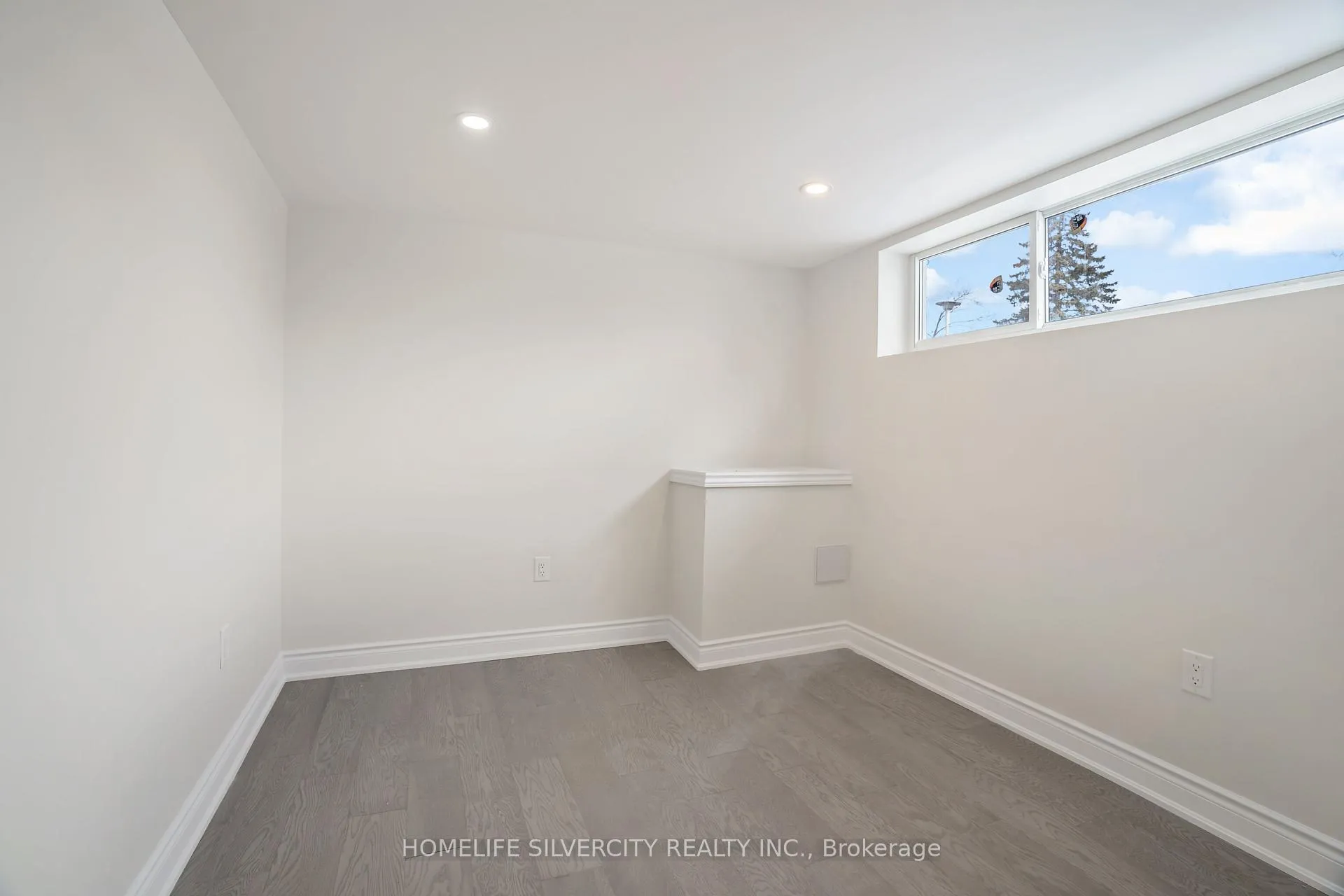 Photo 29 of 168 Folkstone Crescent, Brampton, Southgate — HOMEH