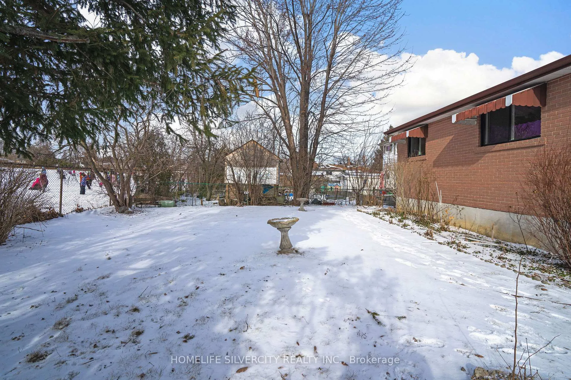 Photo 37 of 168 Folkstone Crescent, Brampton, Southgate — HOMEH