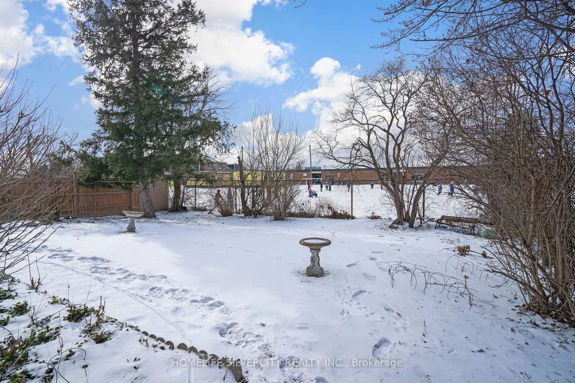 Photo 38 of 168 Folkstone Crescent, Brampton, Southgate — HOMEH