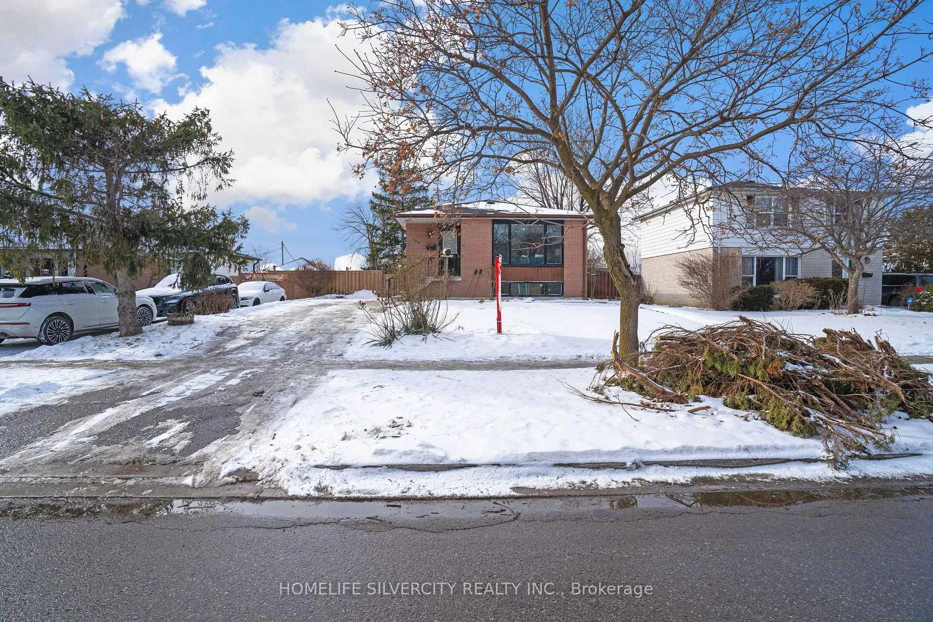 Photo 39 of 168 Folkstone Crescent, Brampton, Southgate — HOMEH