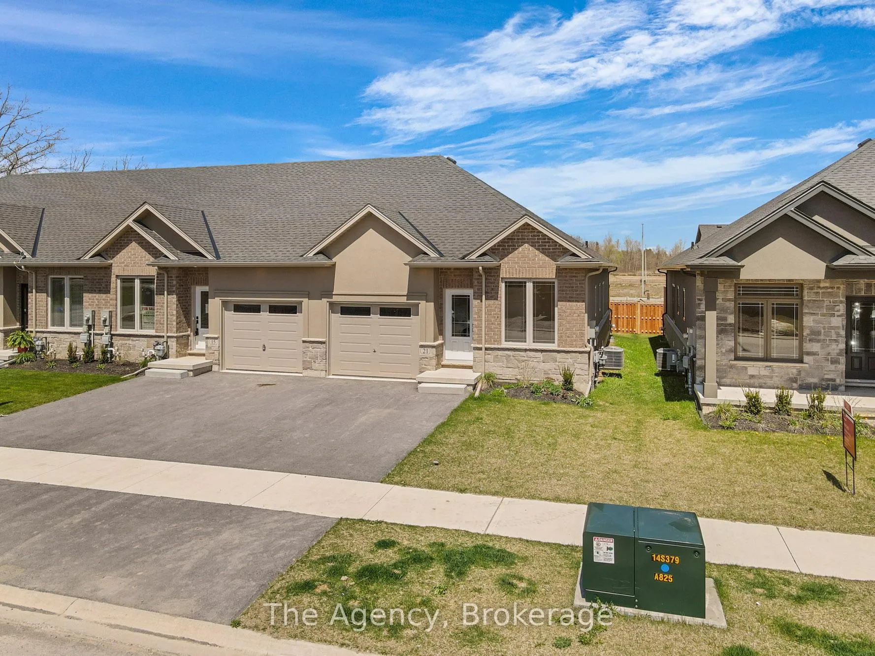 Photo 1 of 21 Austin Drive, Welland, West Welland — HOMEH