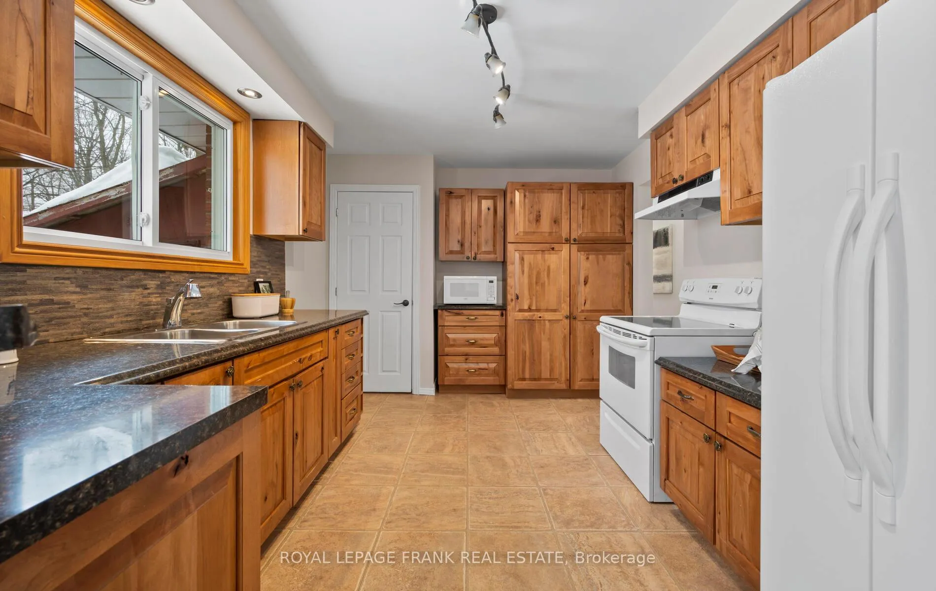 Photo 8 of 3324 Shirley Road, Scugog, Blackstock — HOMEH