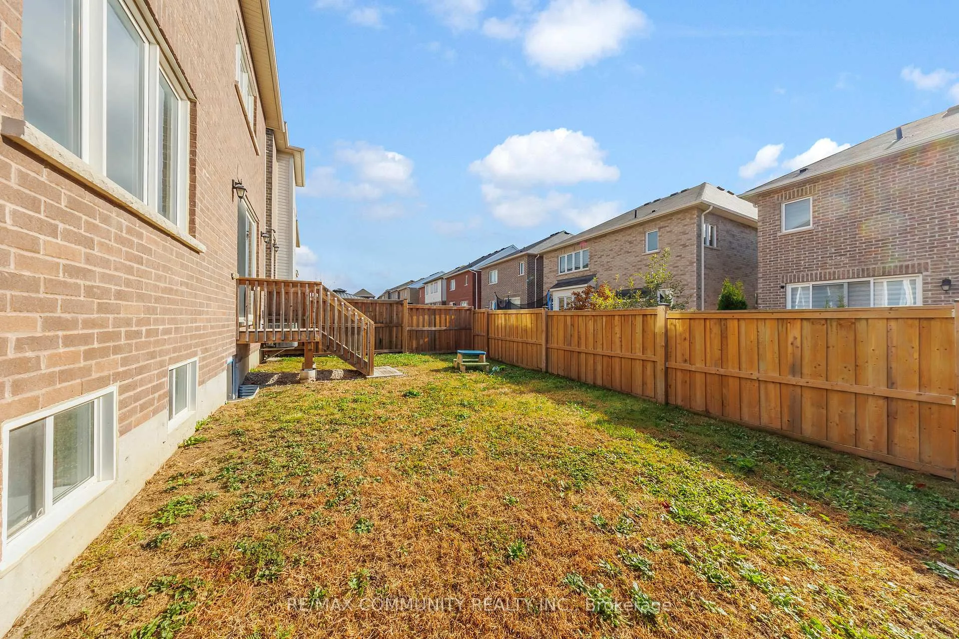 Photo 3 of 1009 Dragonfly Avenue, Pickering, Rural Pickering — HOMEH