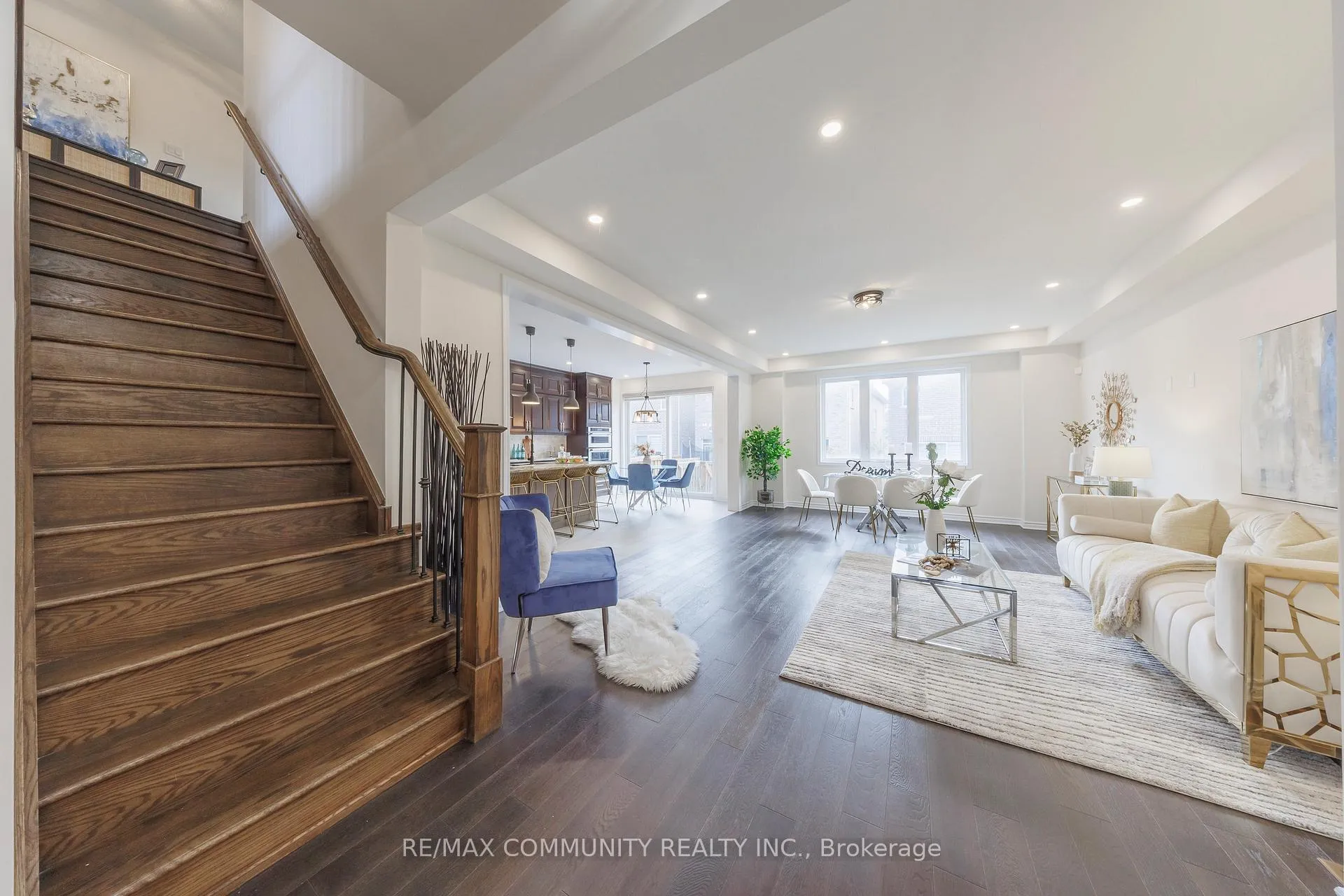 Photo 10 of 1009 Dragonfly Avenue, Pickering, Rural Pickering — HOMEH