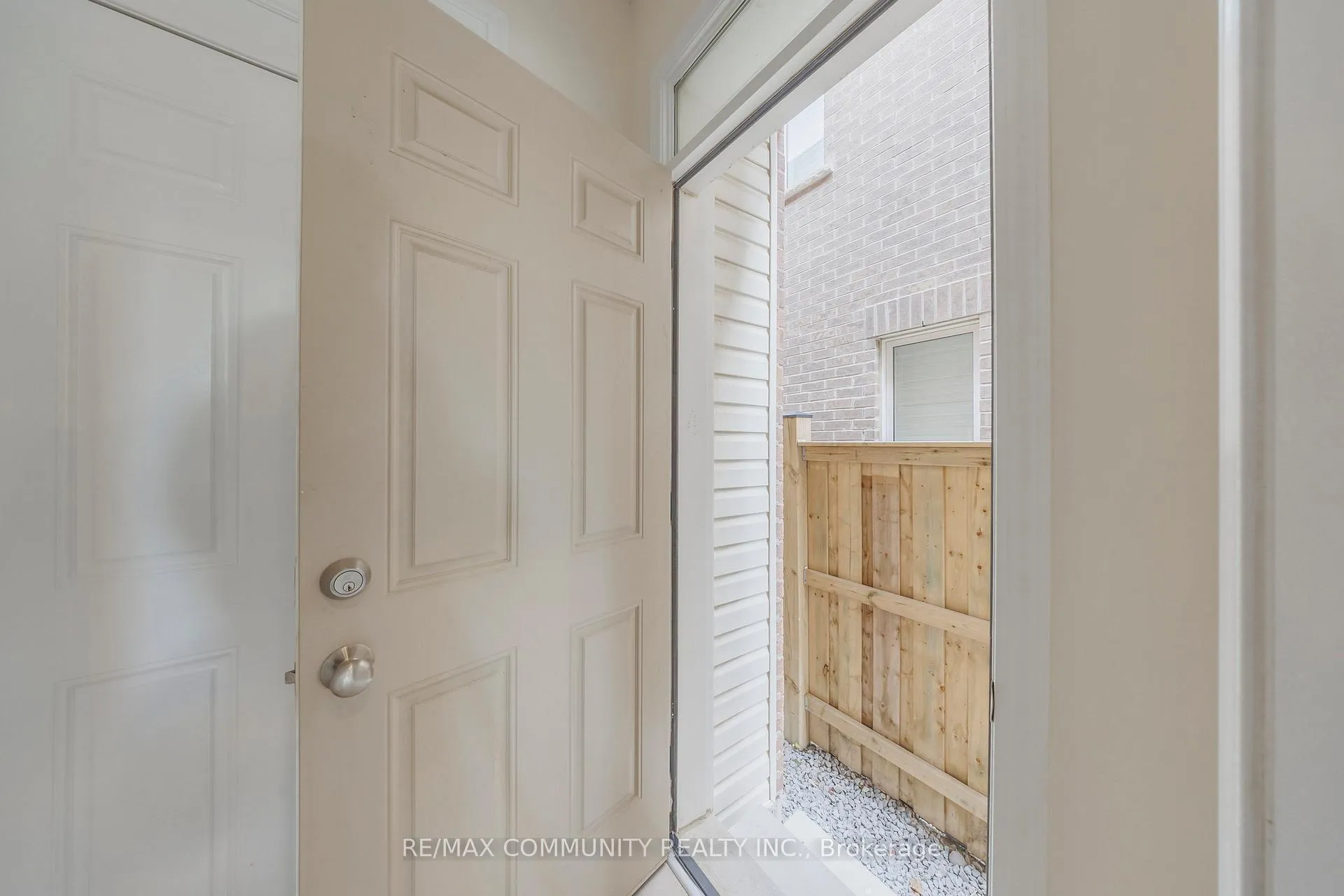 Photo 22 of 1009 Dragonfly Avenue, Pickering, Rural Pickering — HOMEH