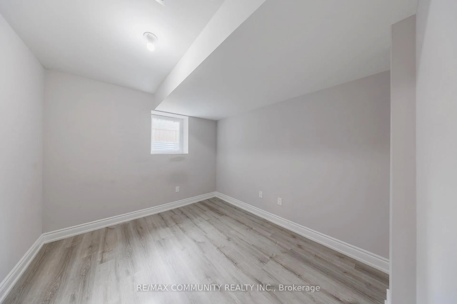 Photo 38 of 1009 Dragonfly Avenue, Pickering, Rural Pickering — HOMEH