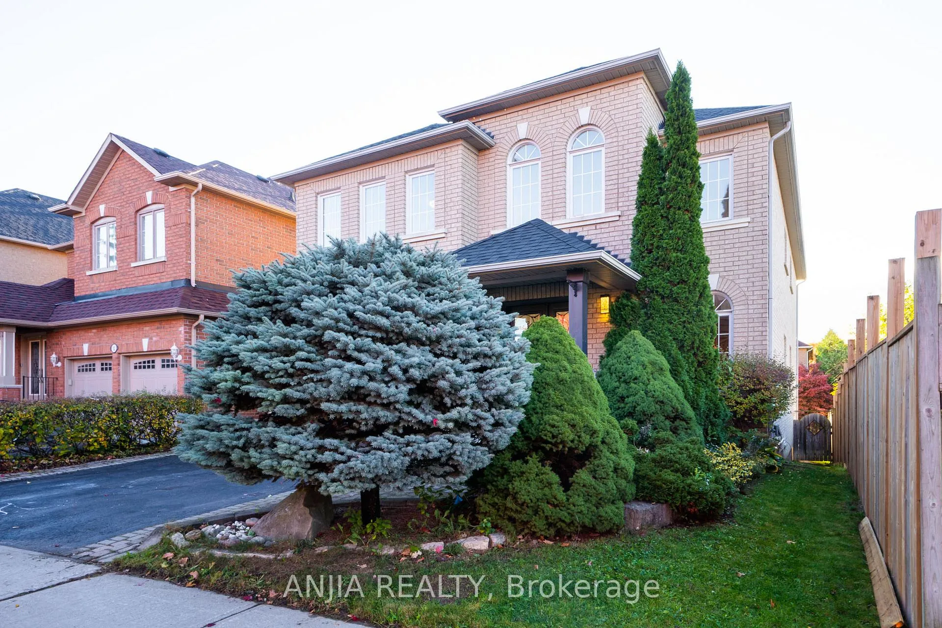Photo 2 of 54 Rouge Bank Drive, Markham, Legacy — HOMEH