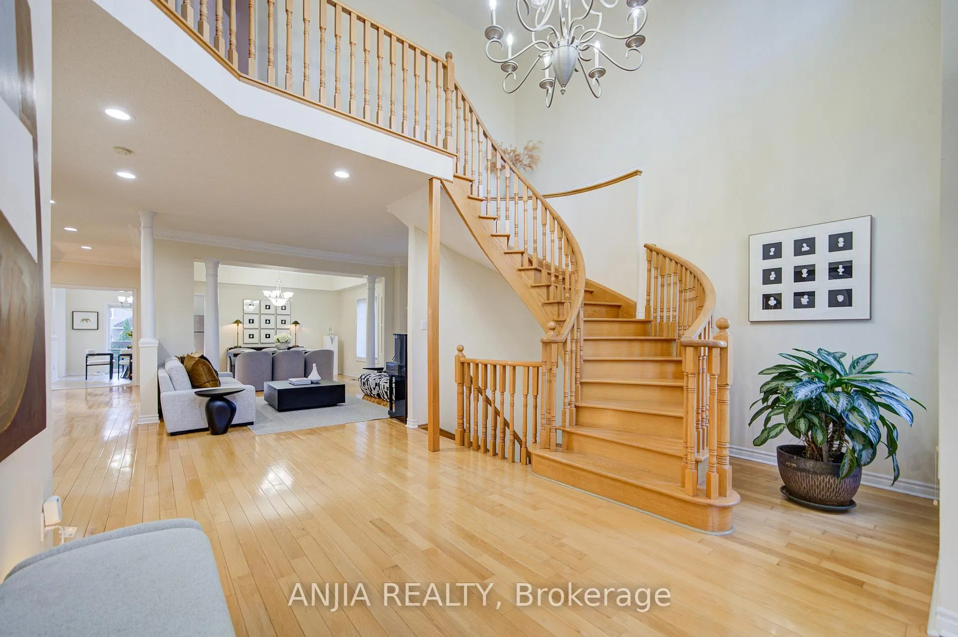 Photo 4 of 54 Rouge Bank Drive, Markham, Legacy — HOMEH
