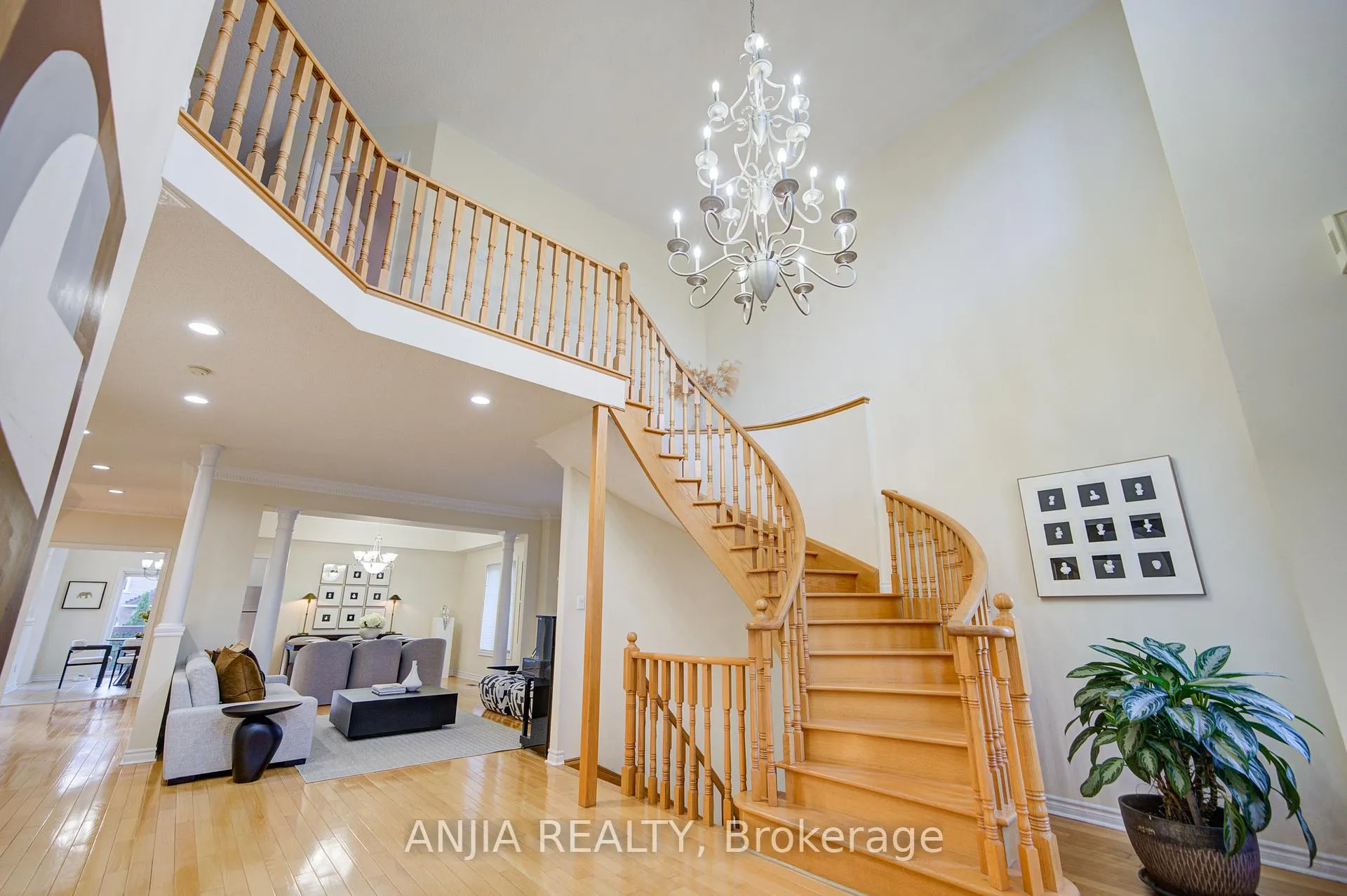 Photo 5 of 54 Rouge Bank Drive, Markham, Legacy — HOMEH